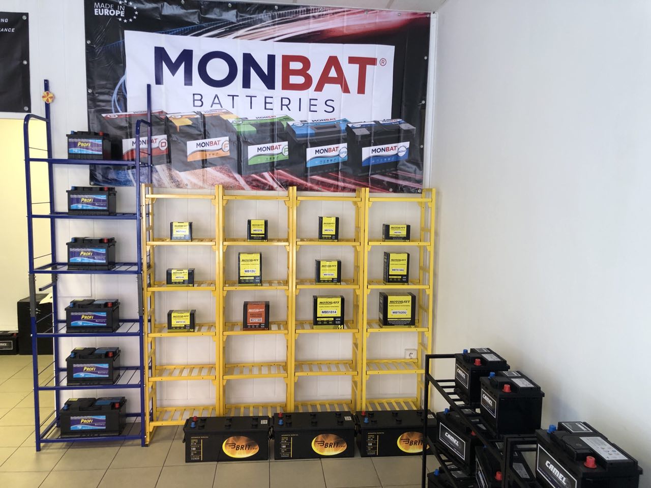 MONBAT BATTERIES foto 6