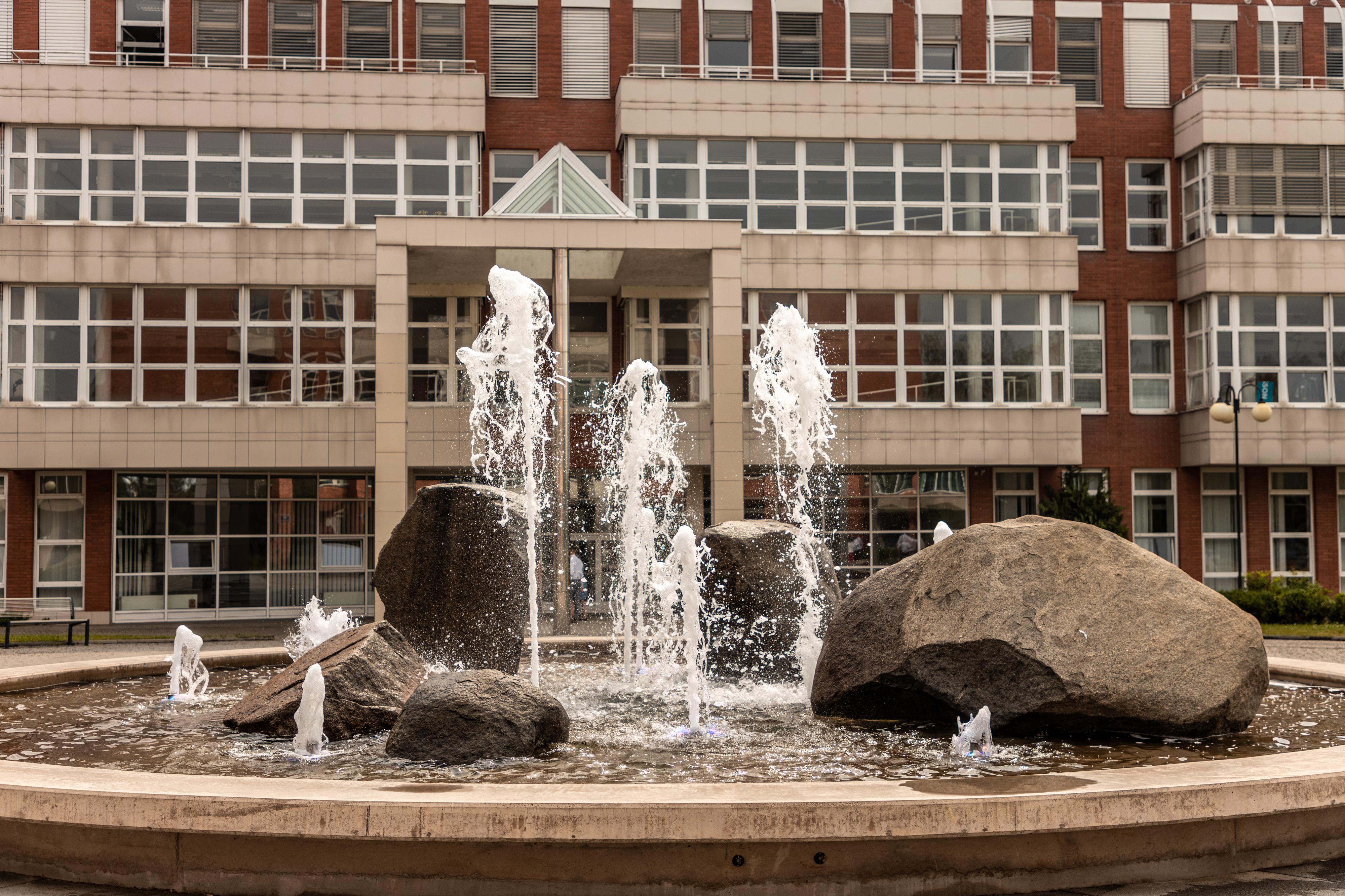 Univerzita Hradec Králové - Fakulta informatiky a managementu foto 6