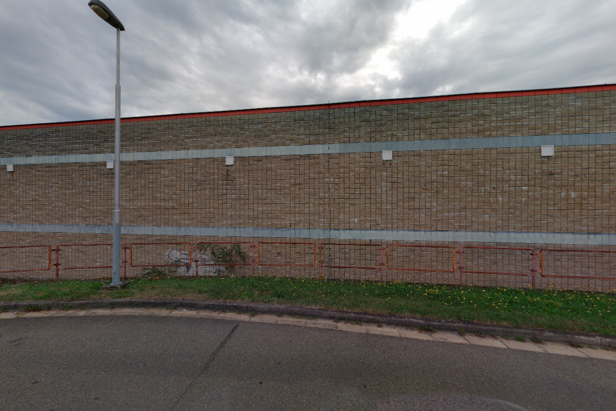 Black Red White CZ foto 5