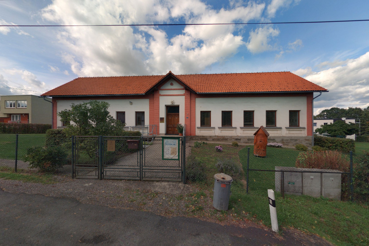 Knihovna a společenské centrum foto 2