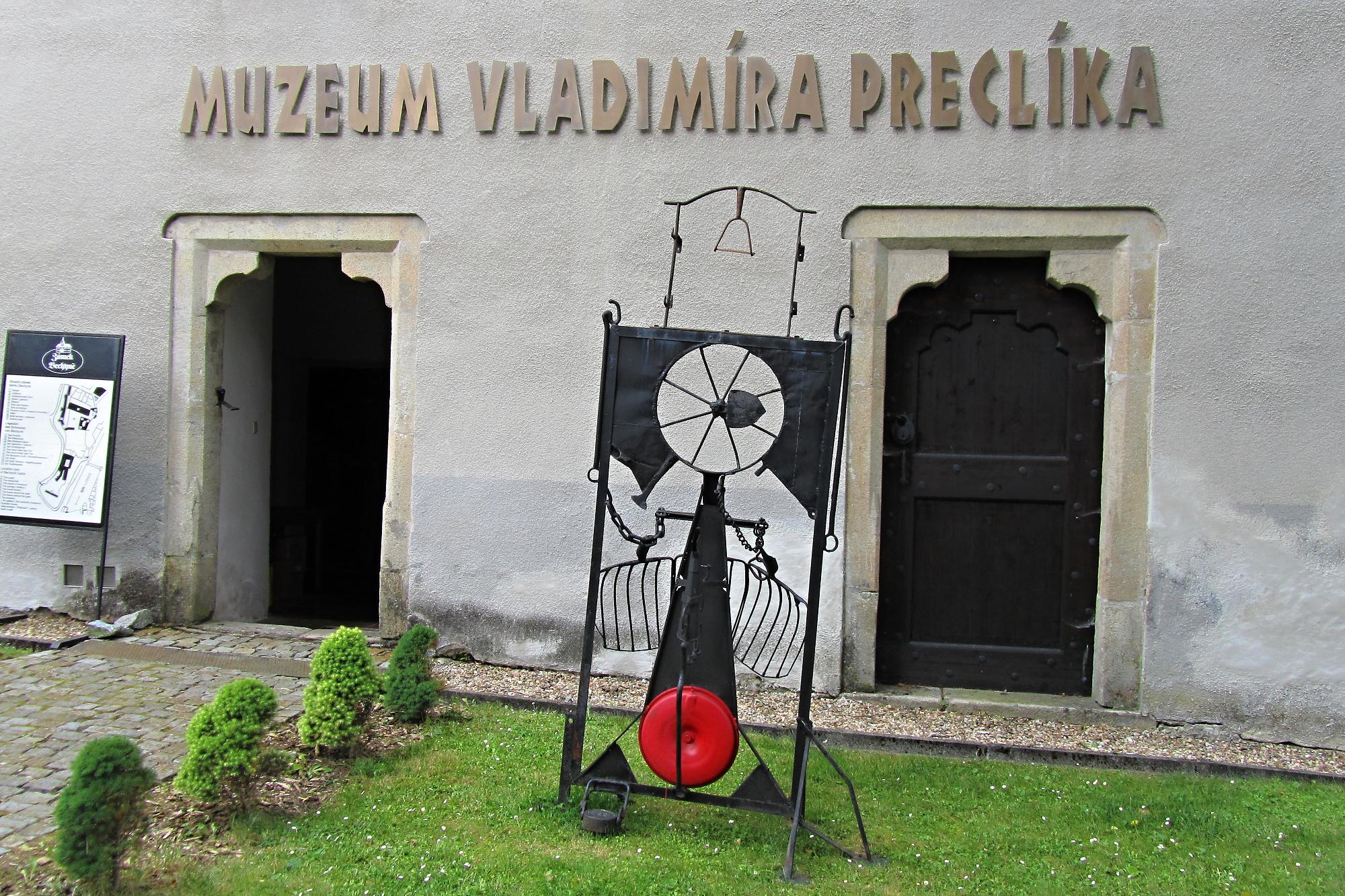 Výstavní prostor Zámecká sýpka foto 3