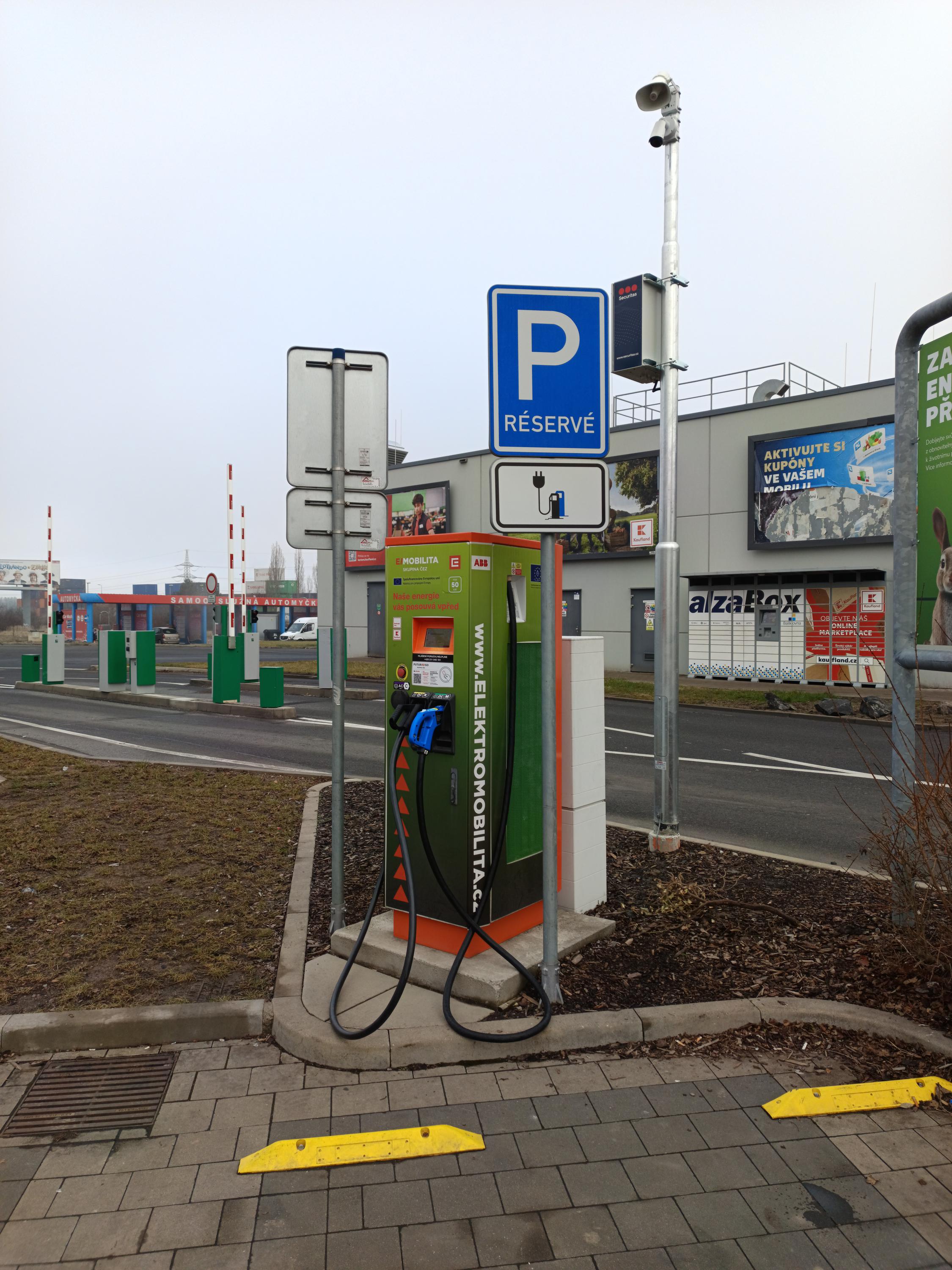 Nabíjecí stanice ČEZ foto 3