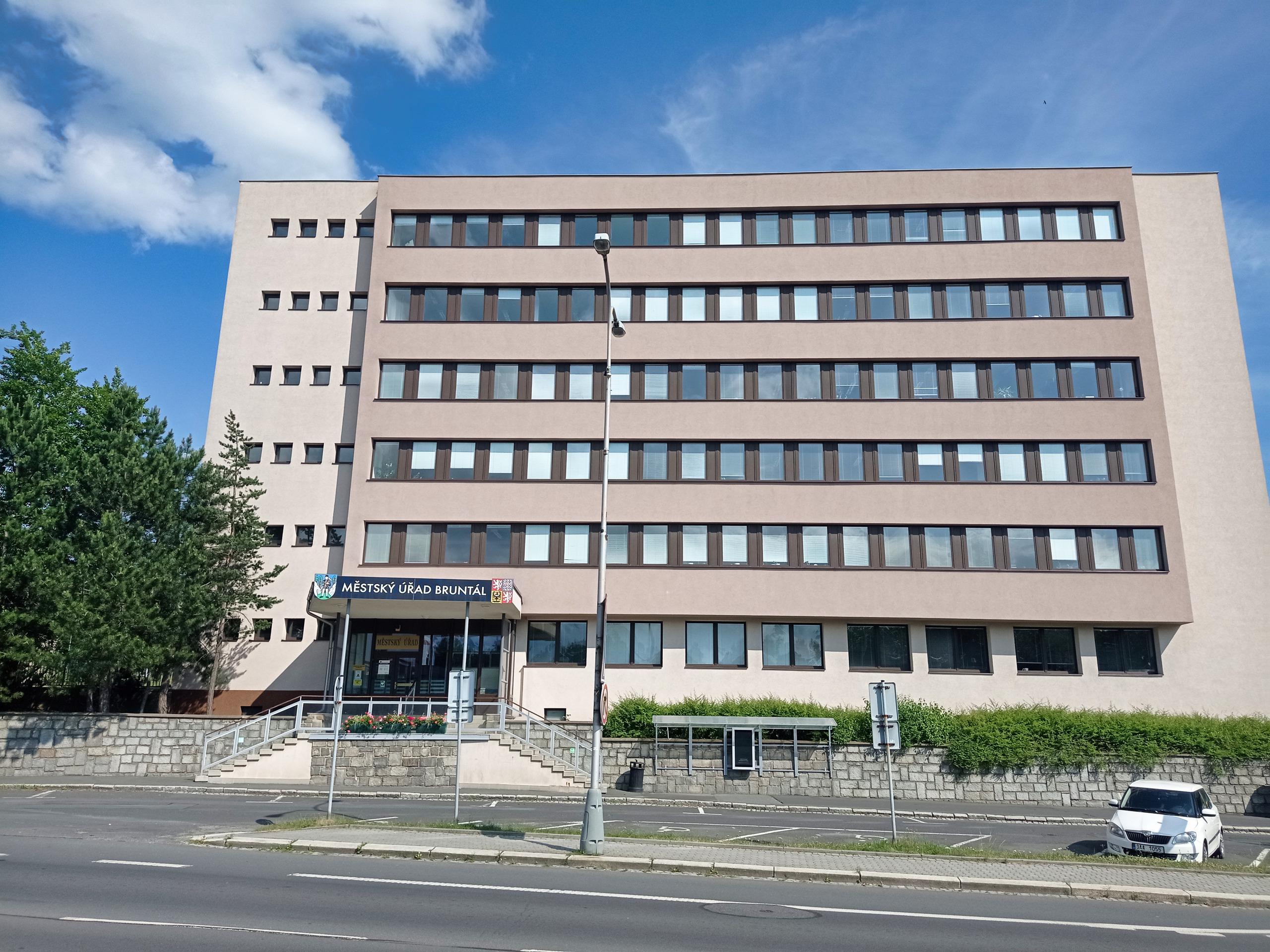 Bruntál - městský úřad foto 2