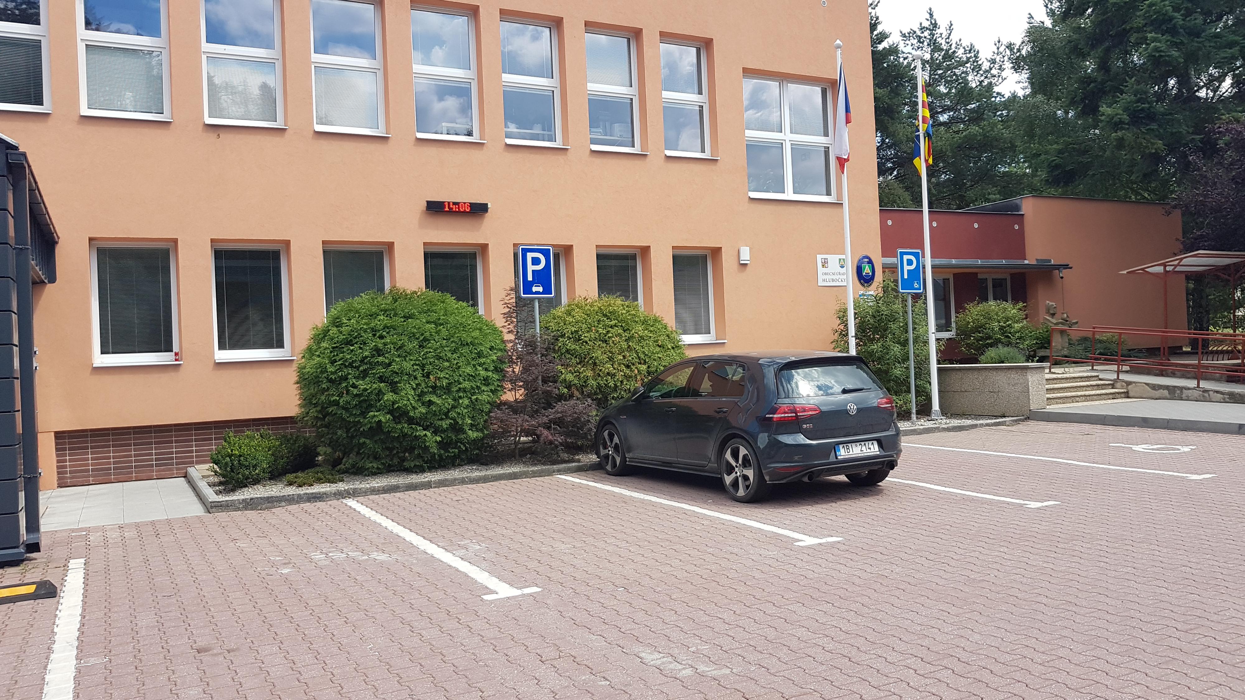 Hlubočky - obecní úřad foto 4
