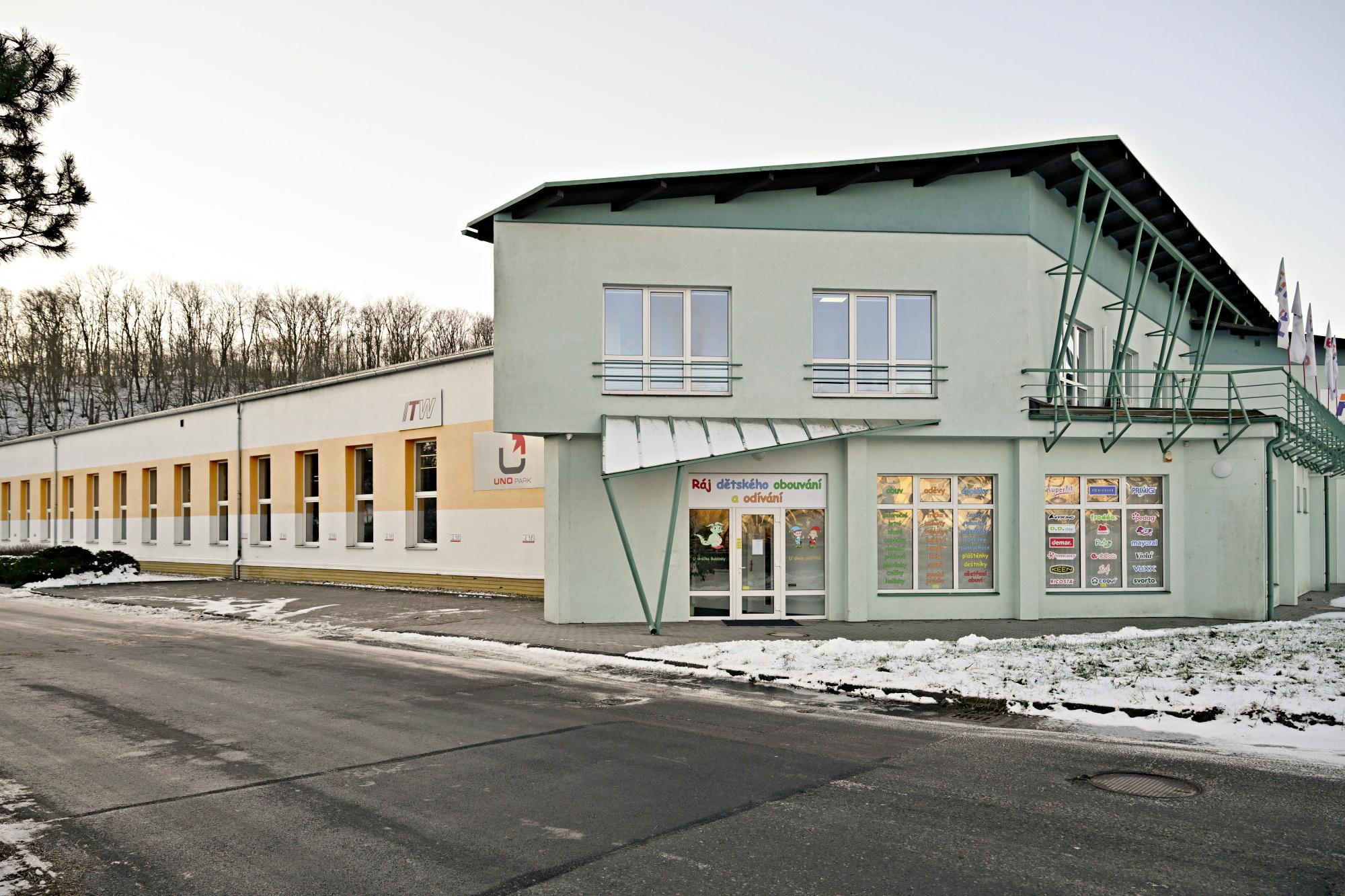 Ráj dětského obouvání a odívání foto 3