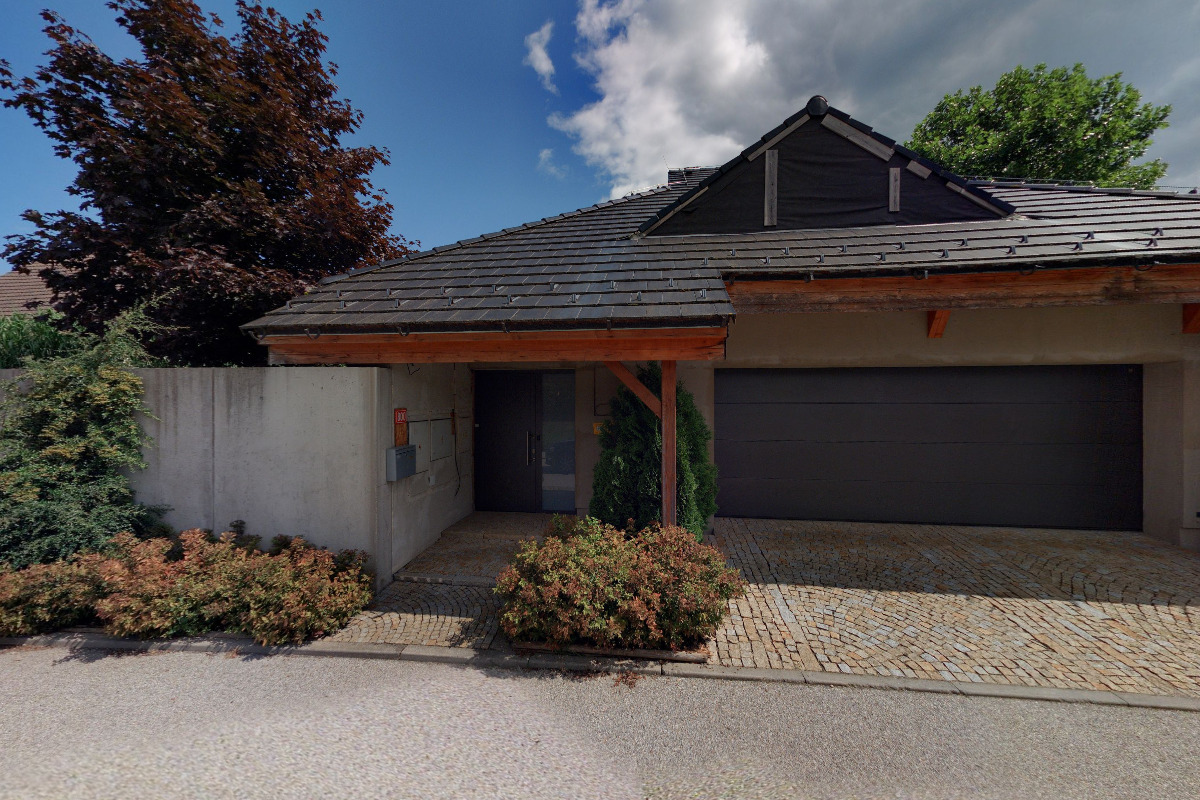 Empire Invest CB s.r.o.