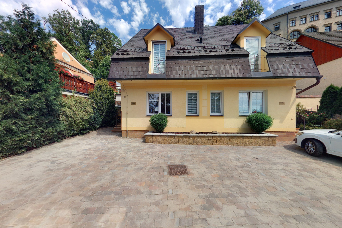 ORTHOESTHETIC, s.r.o.