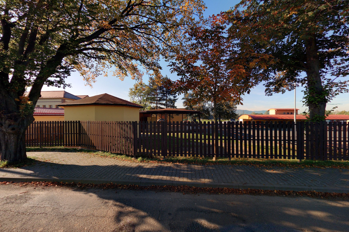 Nabíjecí stanice pro elektrokola a mobilní zařízení