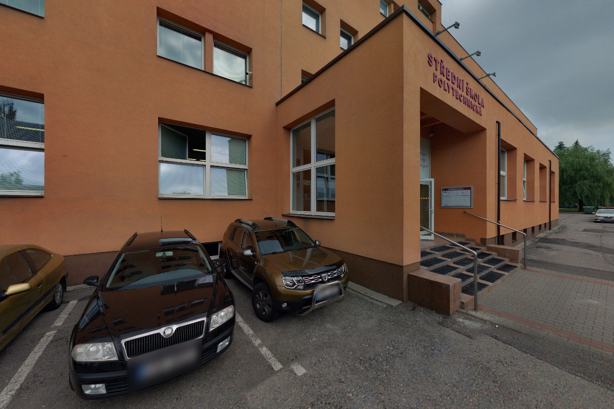 Nabíjecí stanice - Střední škola polytechnická