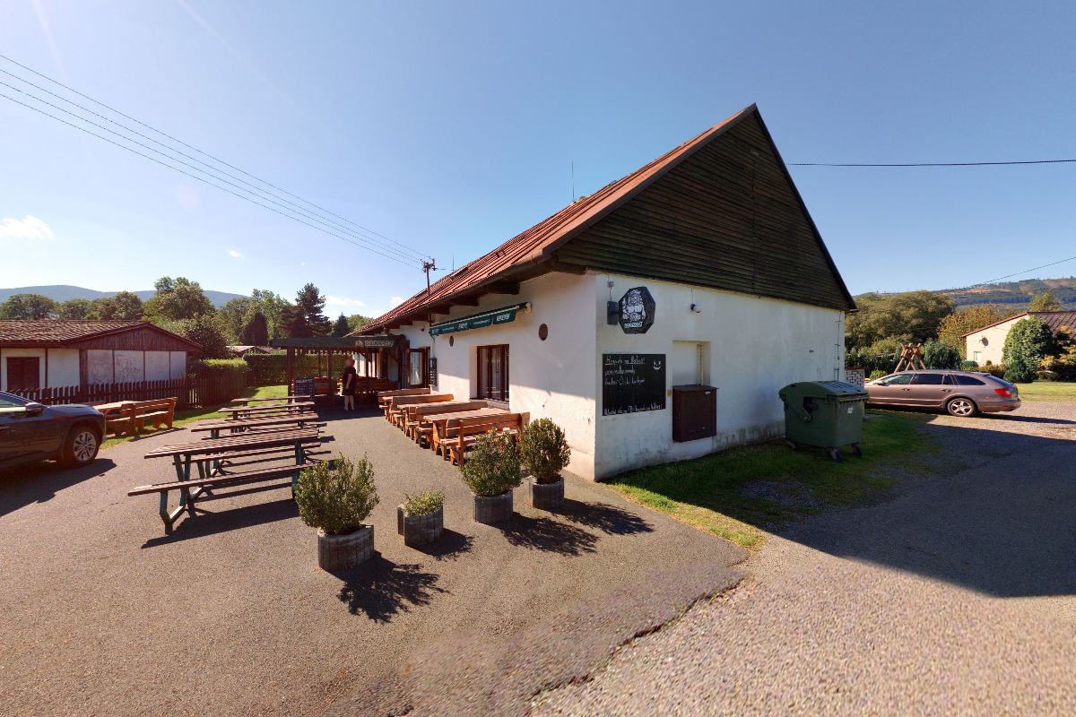 Hospoda Na Nábřeží