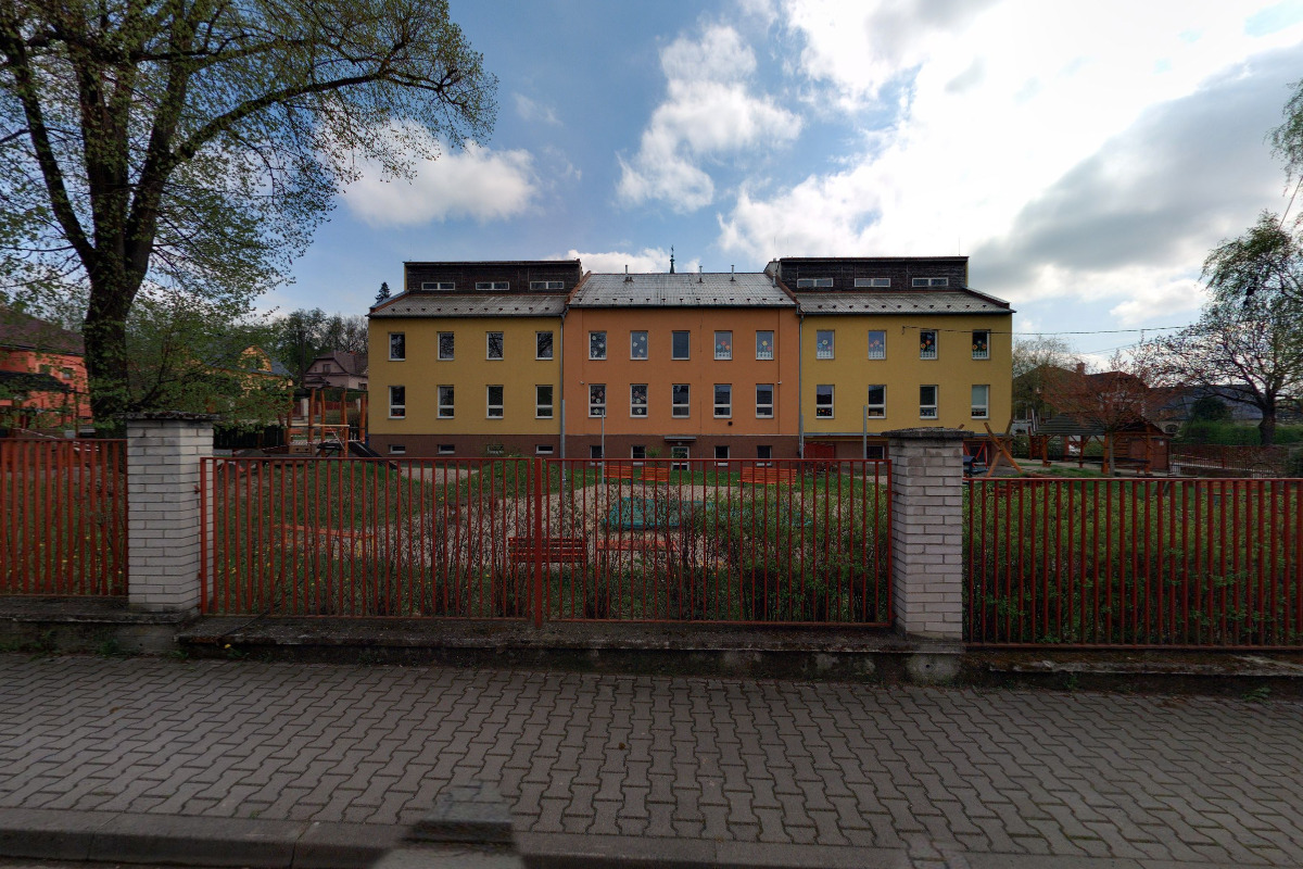 ZUŠ Vítkov, Husova