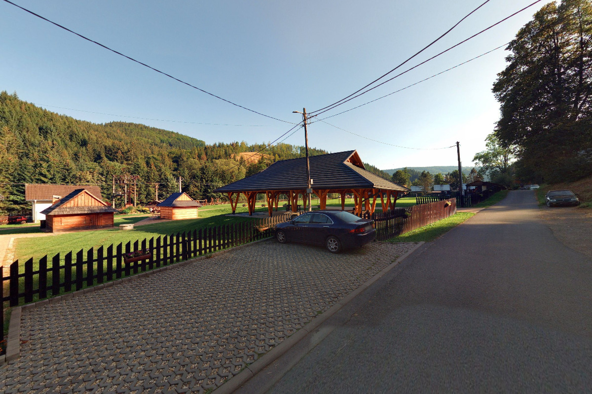 Nabíjecí stanice pro elektrokola a mobilní zařízení