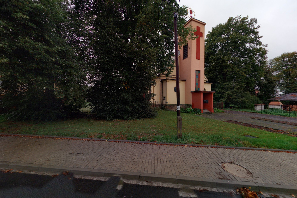 Náboženská obec Církve československé husitské v Ostravě - Heřmanicích foto 2