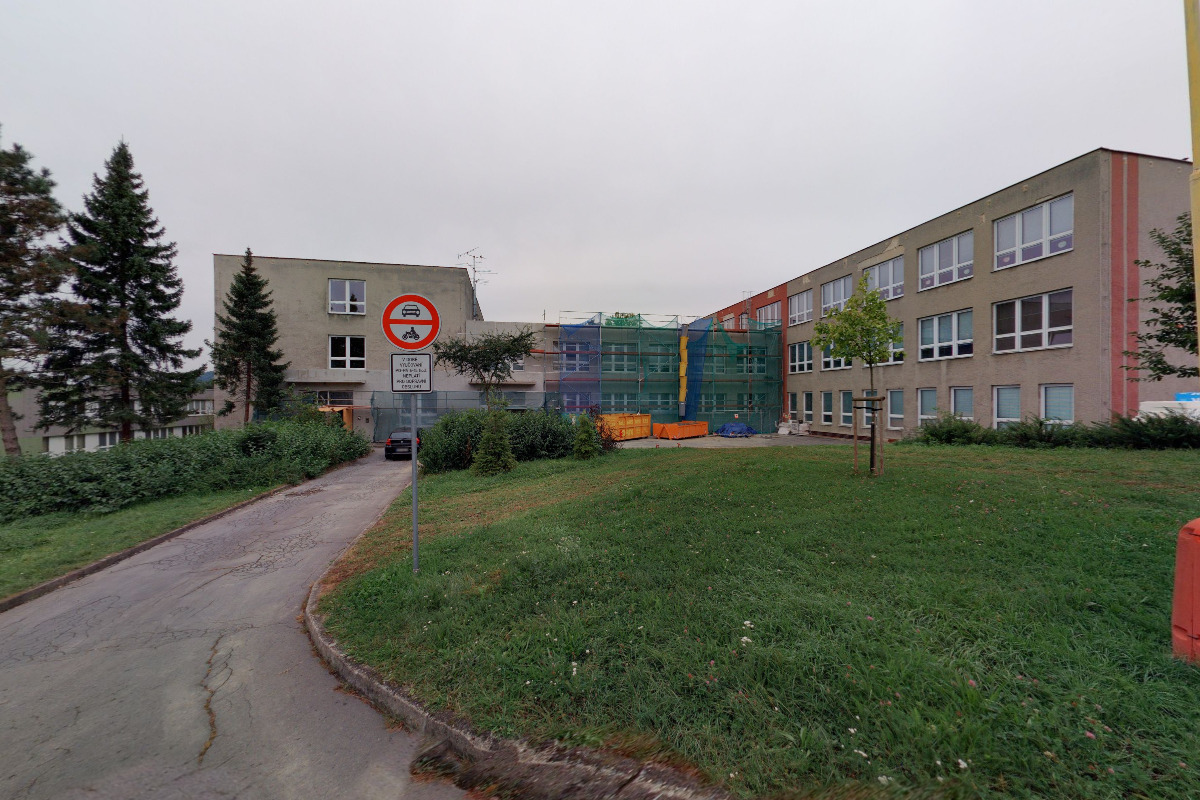 ZŠ a MŠ Nový Jičín, Dlouhá