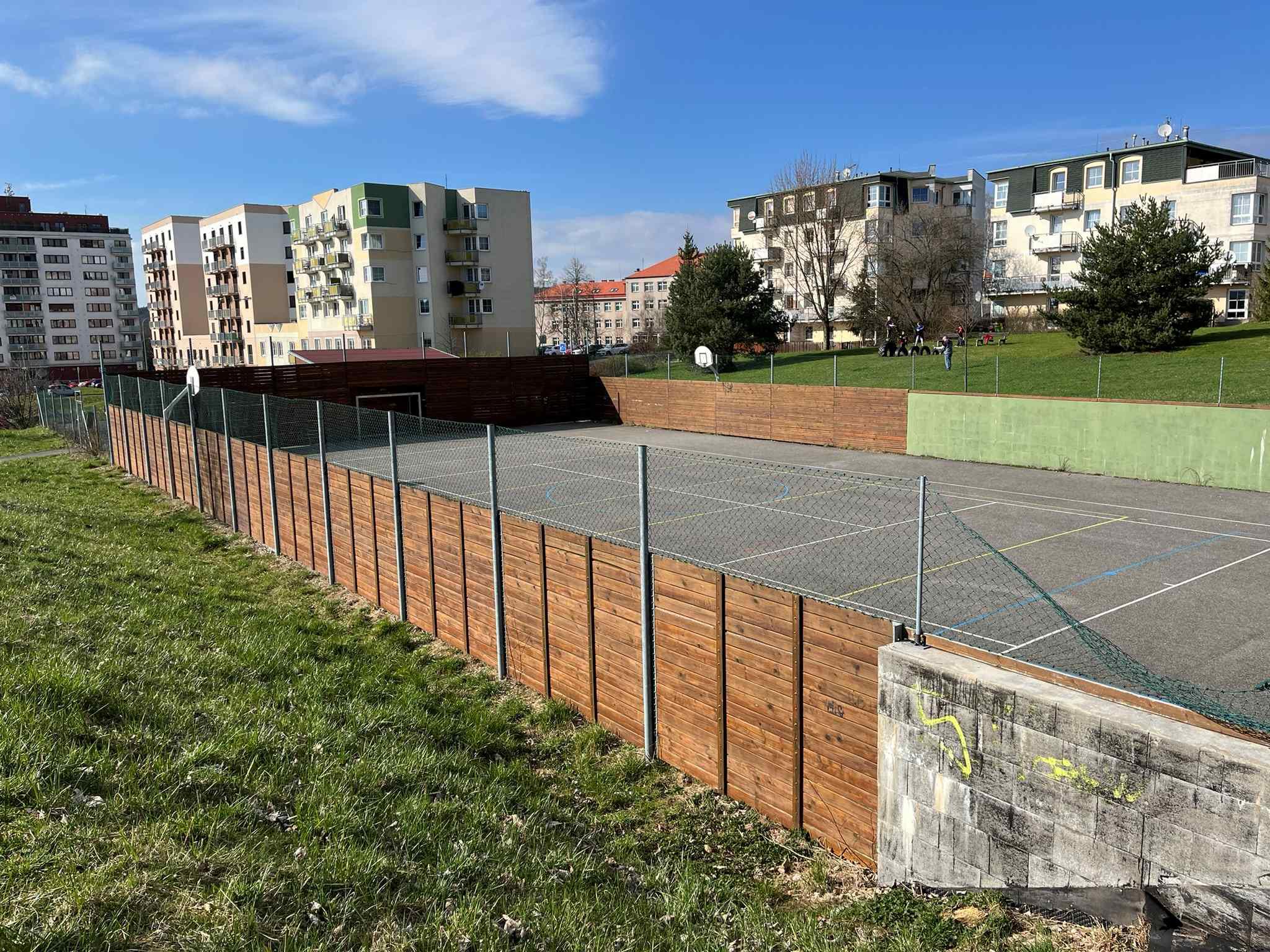 Víceúčelové hřiště Okrová foto 2