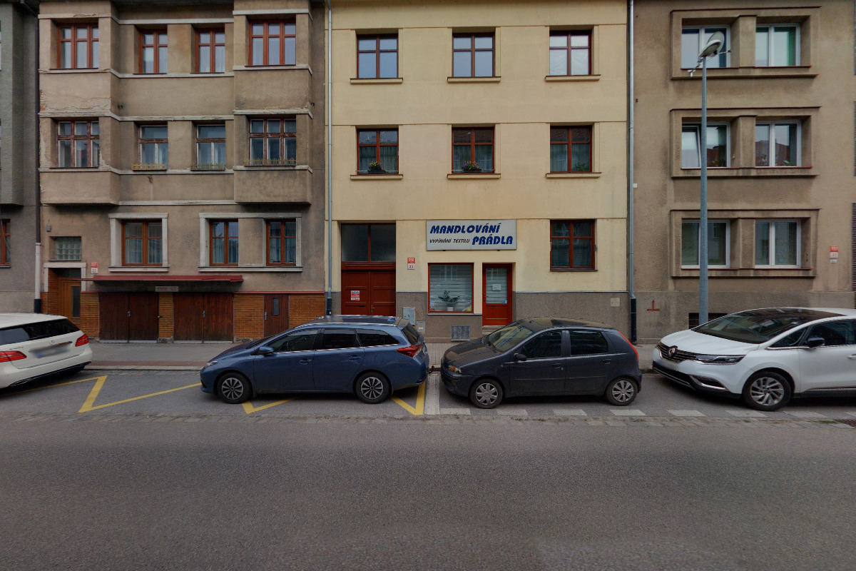 Mandlování prádla Denisa Kneiflová foto 3