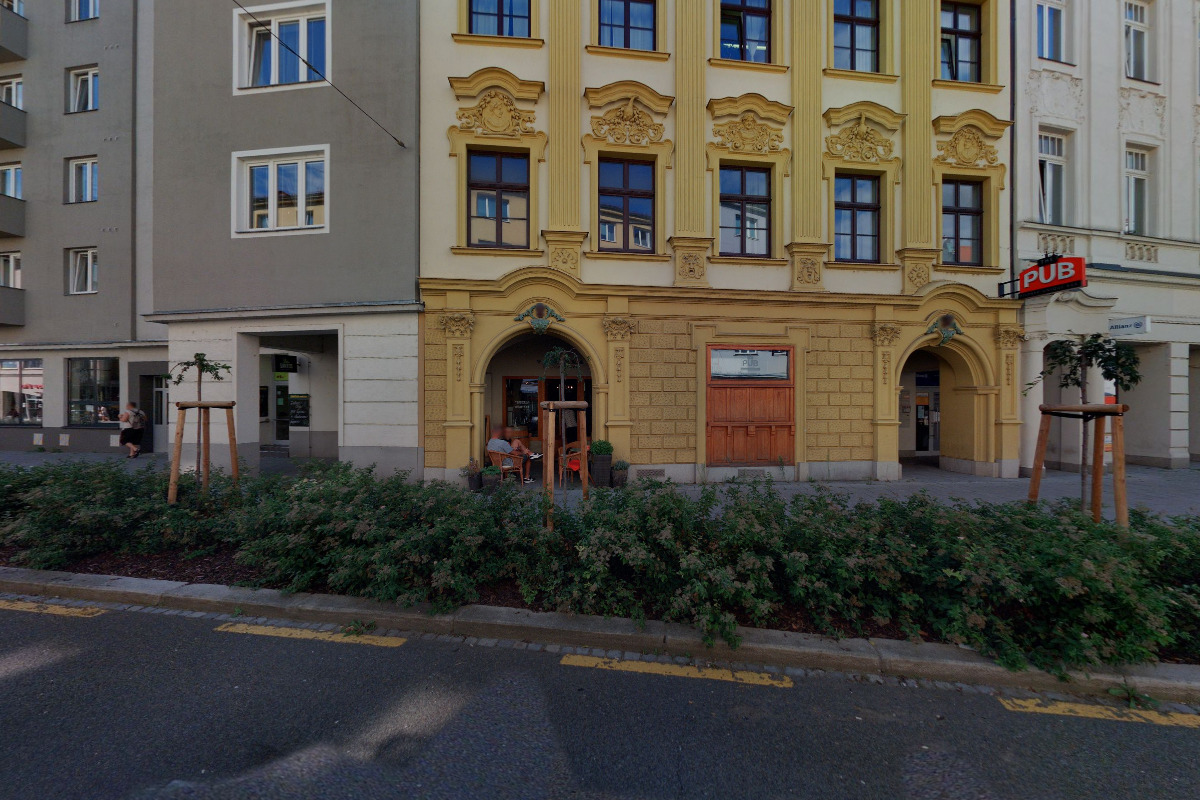 Wine bar Vinotéka U Mouřenína foto 2