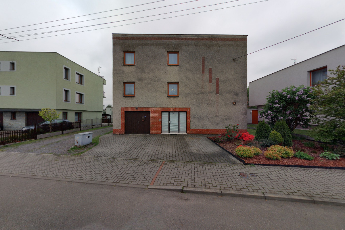 Olga Fucimanová - Skákací hrad foto 1