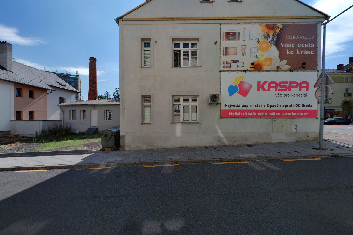 Vlasy-Vousy Kadeřnictví & Barber Shop foto 1