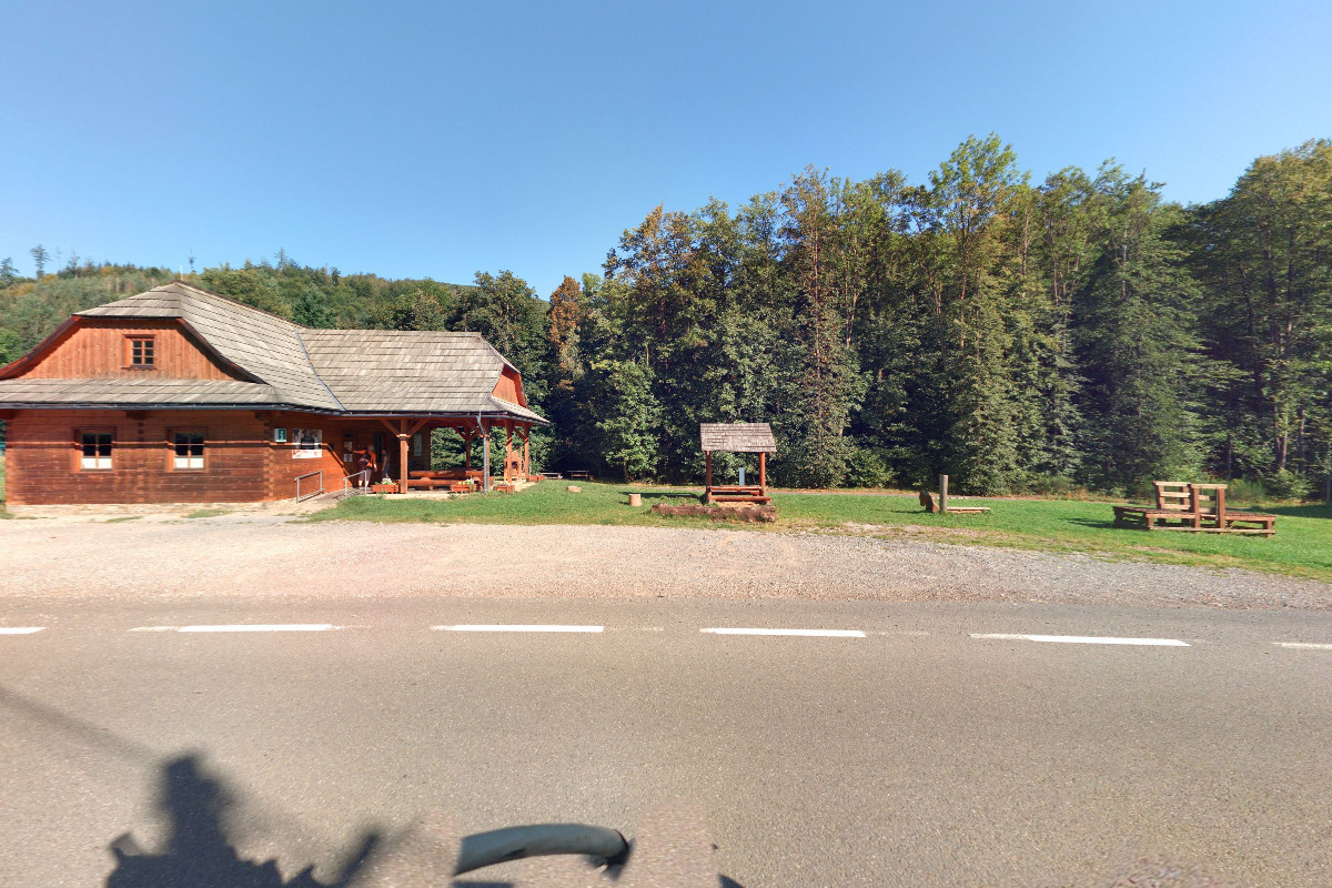 Nabíjecí stanice pro elektrokola a mobilní zařízení