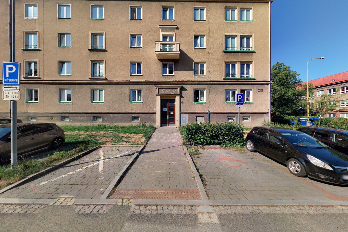 Eva Bartovičová - svatební a produktová fotografka