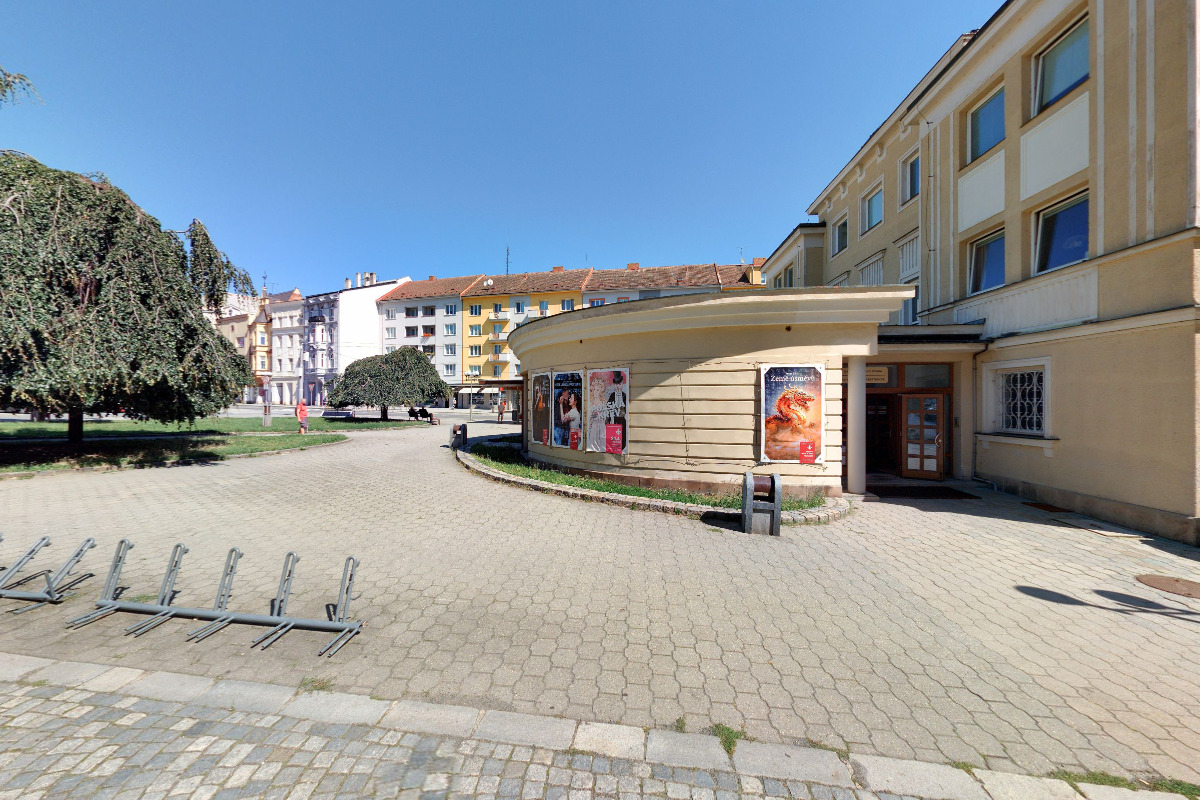 Kavárna u divadla foto 6