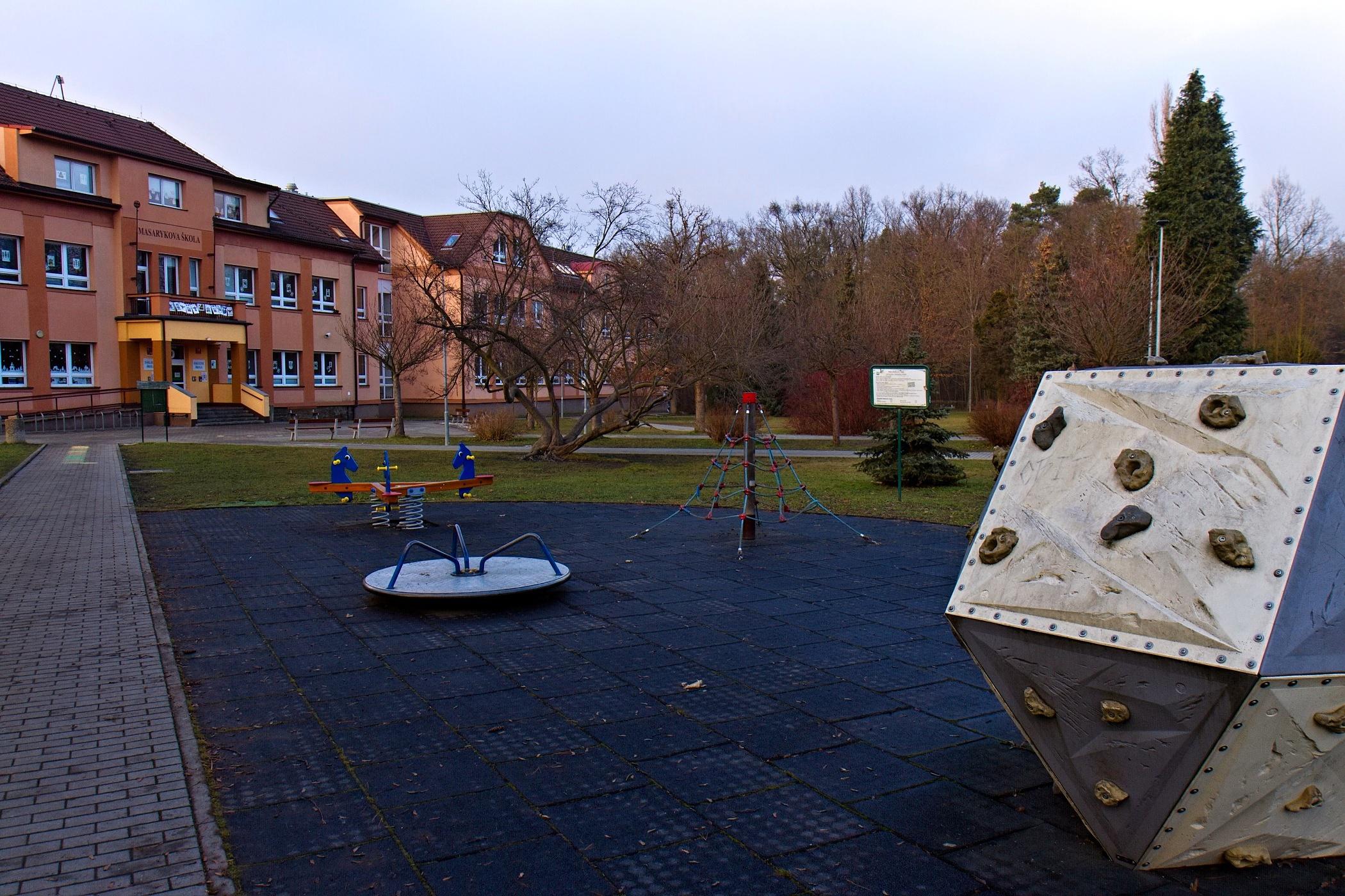 Masarykova základní škola, Praha 9 - Újezd nad Lesy foto 3
