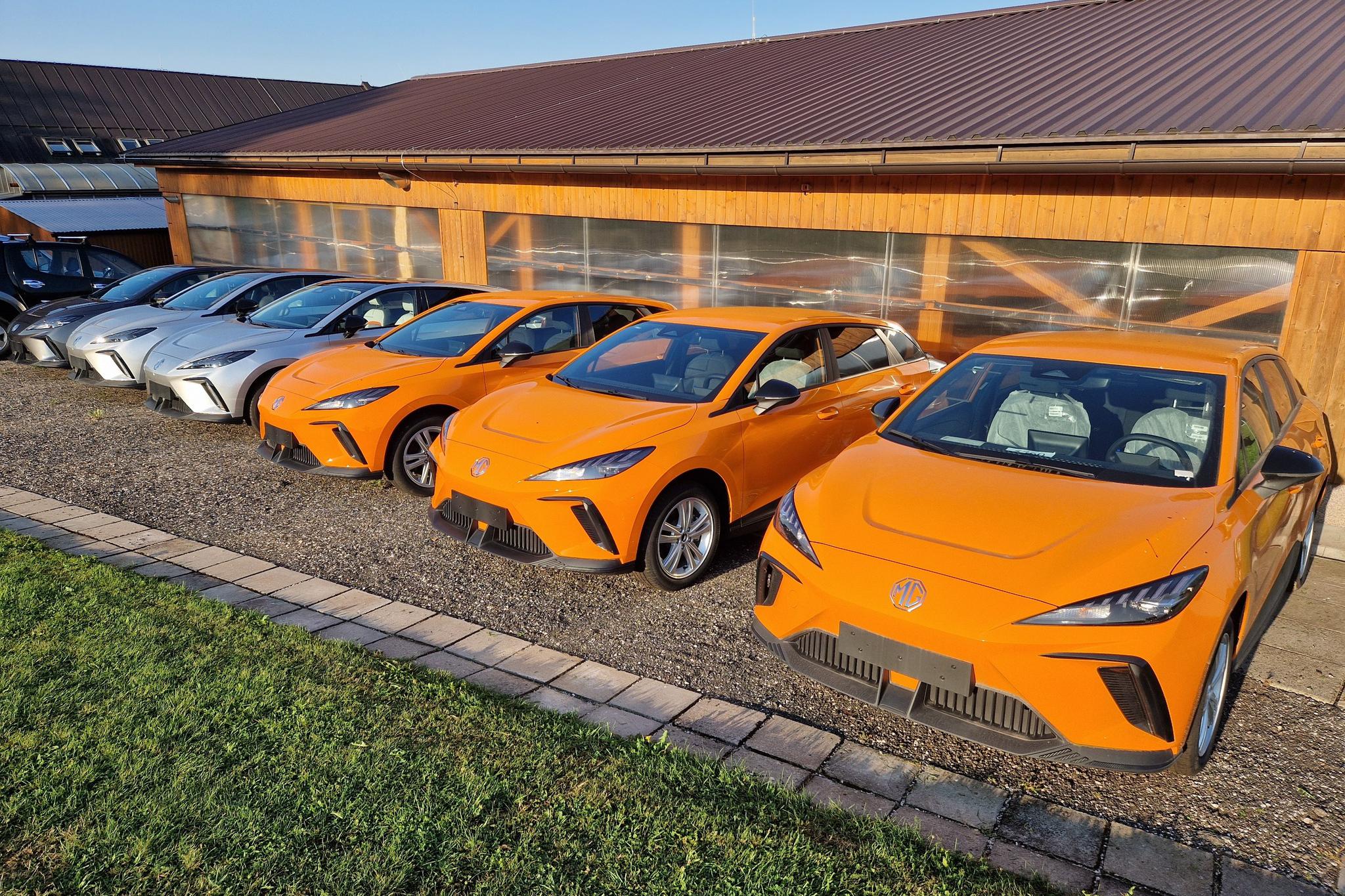 Akce na skladové vozy MG