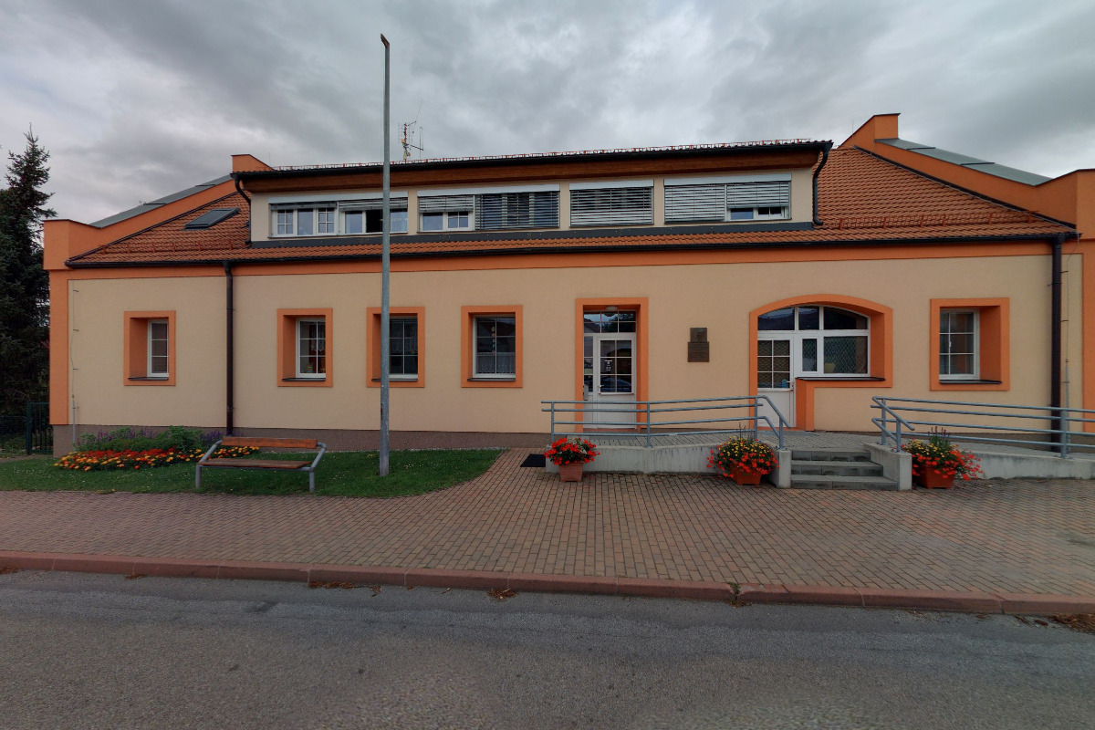 Úsilné - obecní úřad foto 3
