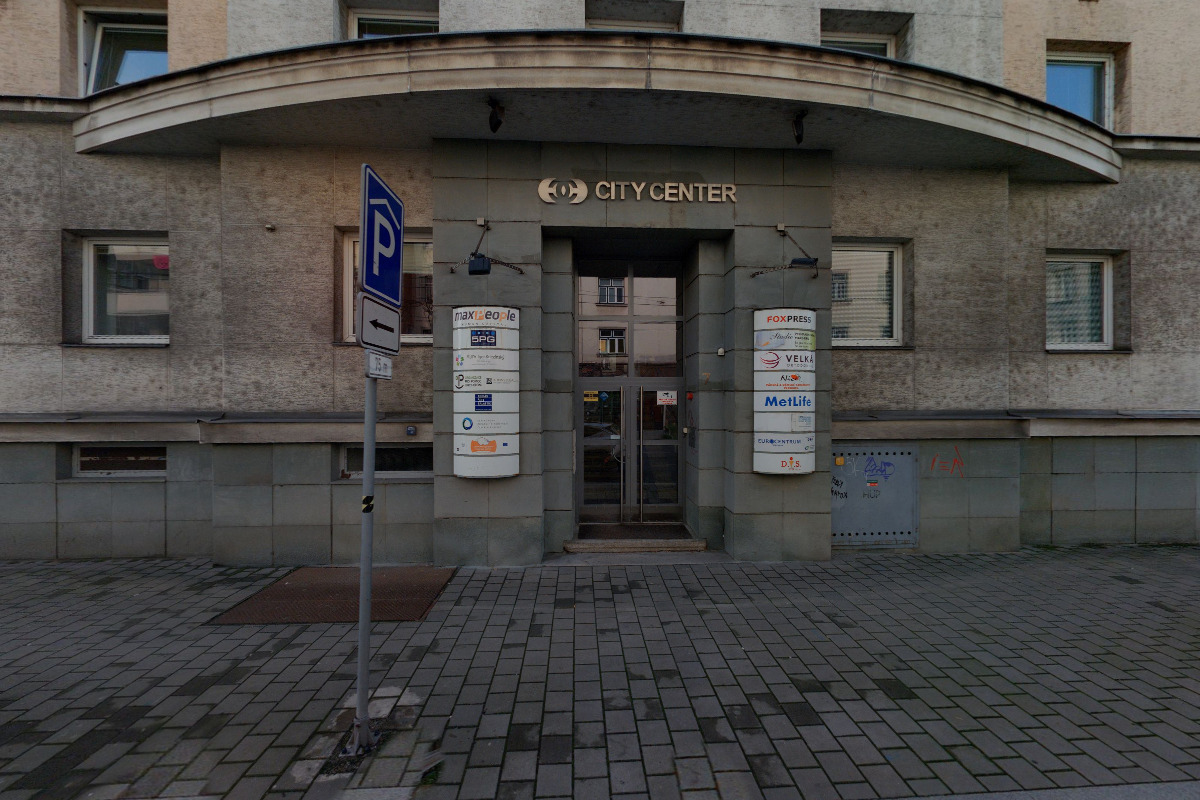 Organizace pro pomoc uprchlíkům