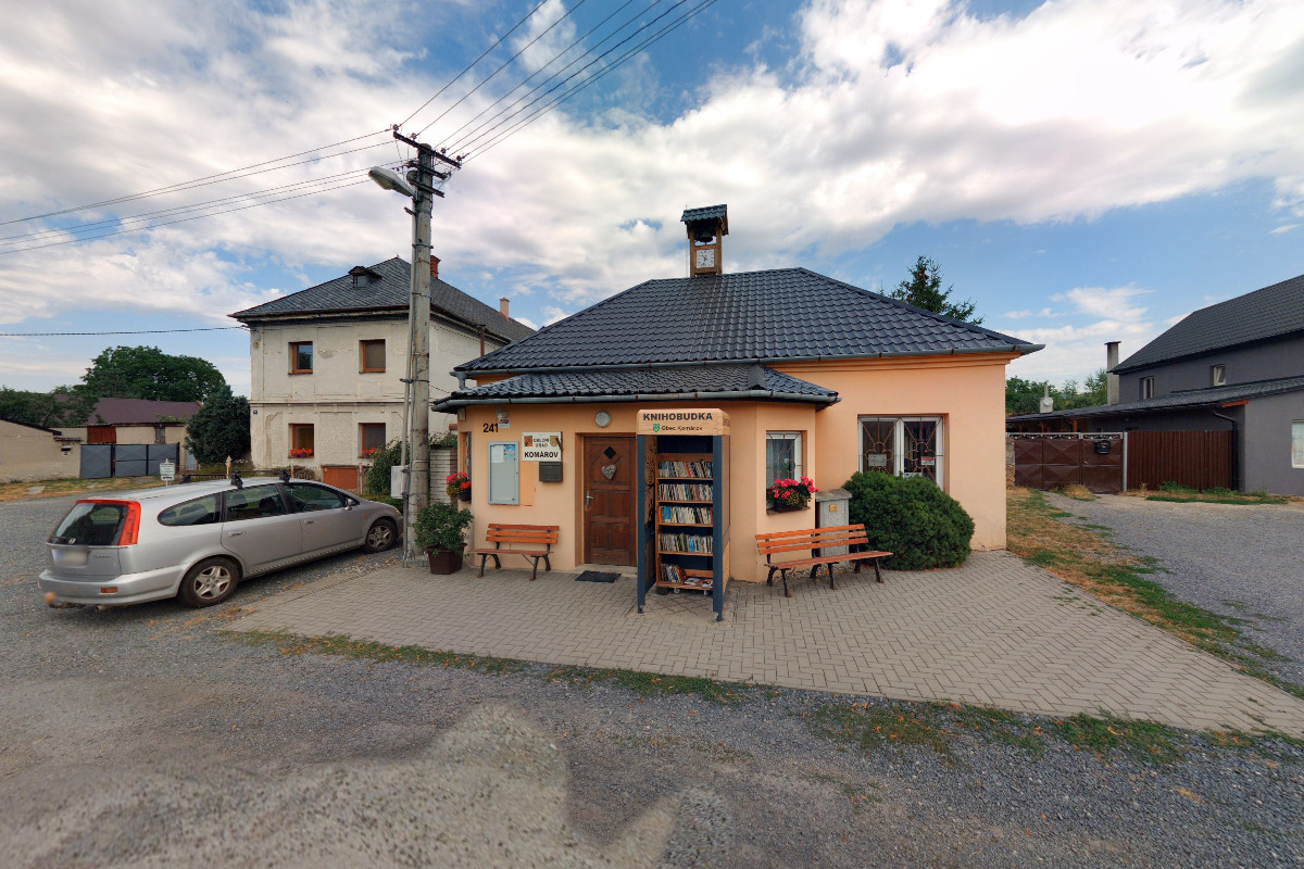Komárov - obecní úřad foto 3