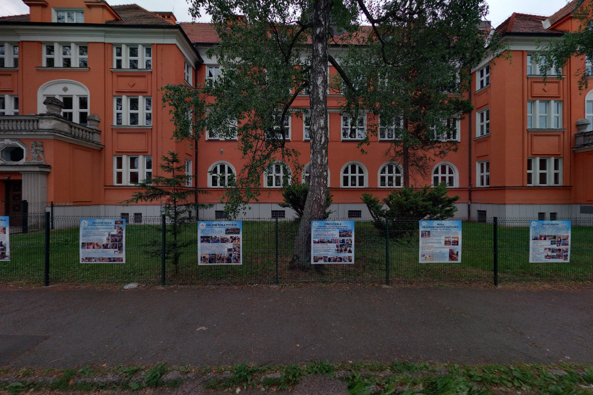 Střední škola Karviná, Komenského