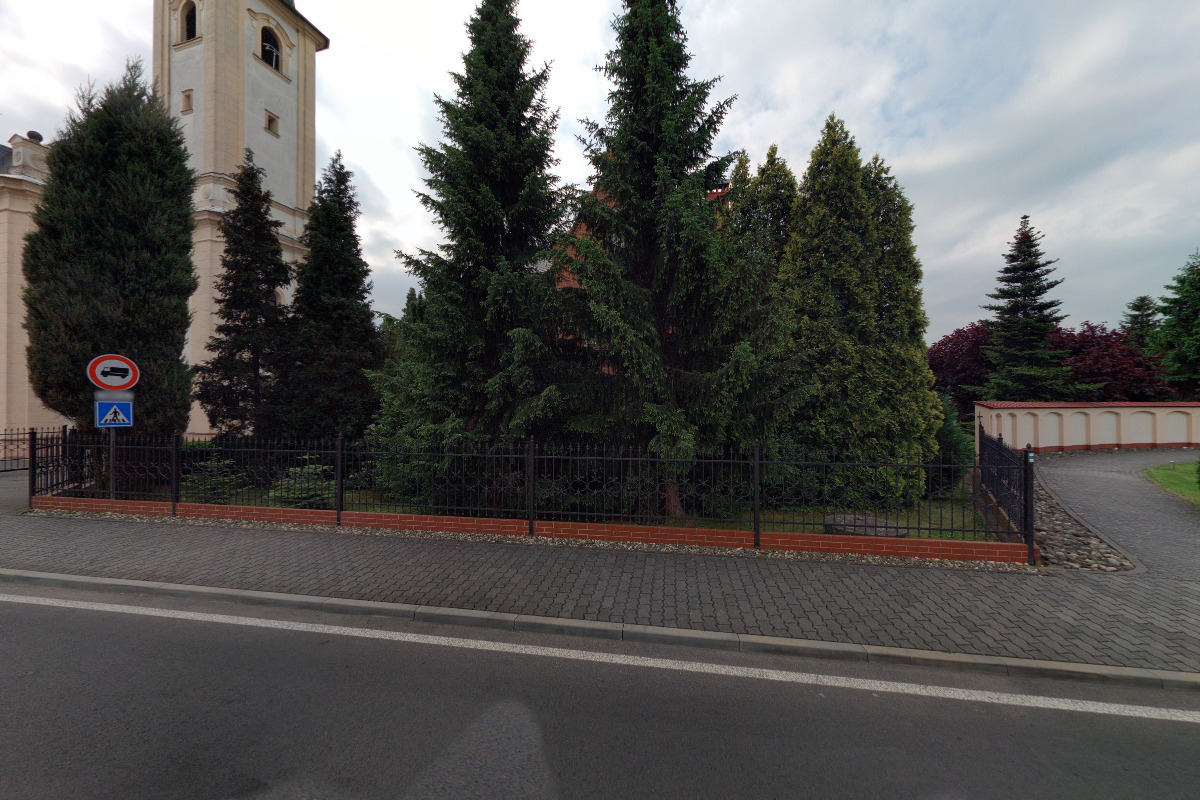 Římskokatolická farnost Píšť