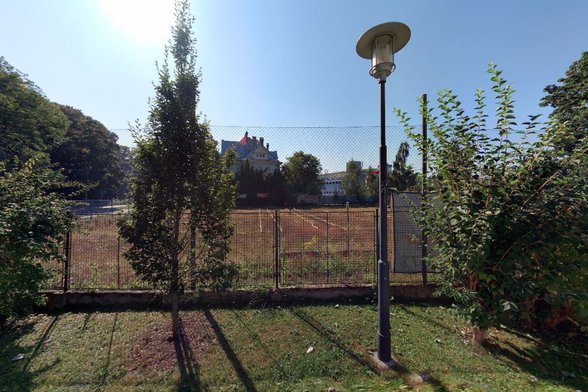 Ing. Petr Děngl - tenisové kurty foto 2