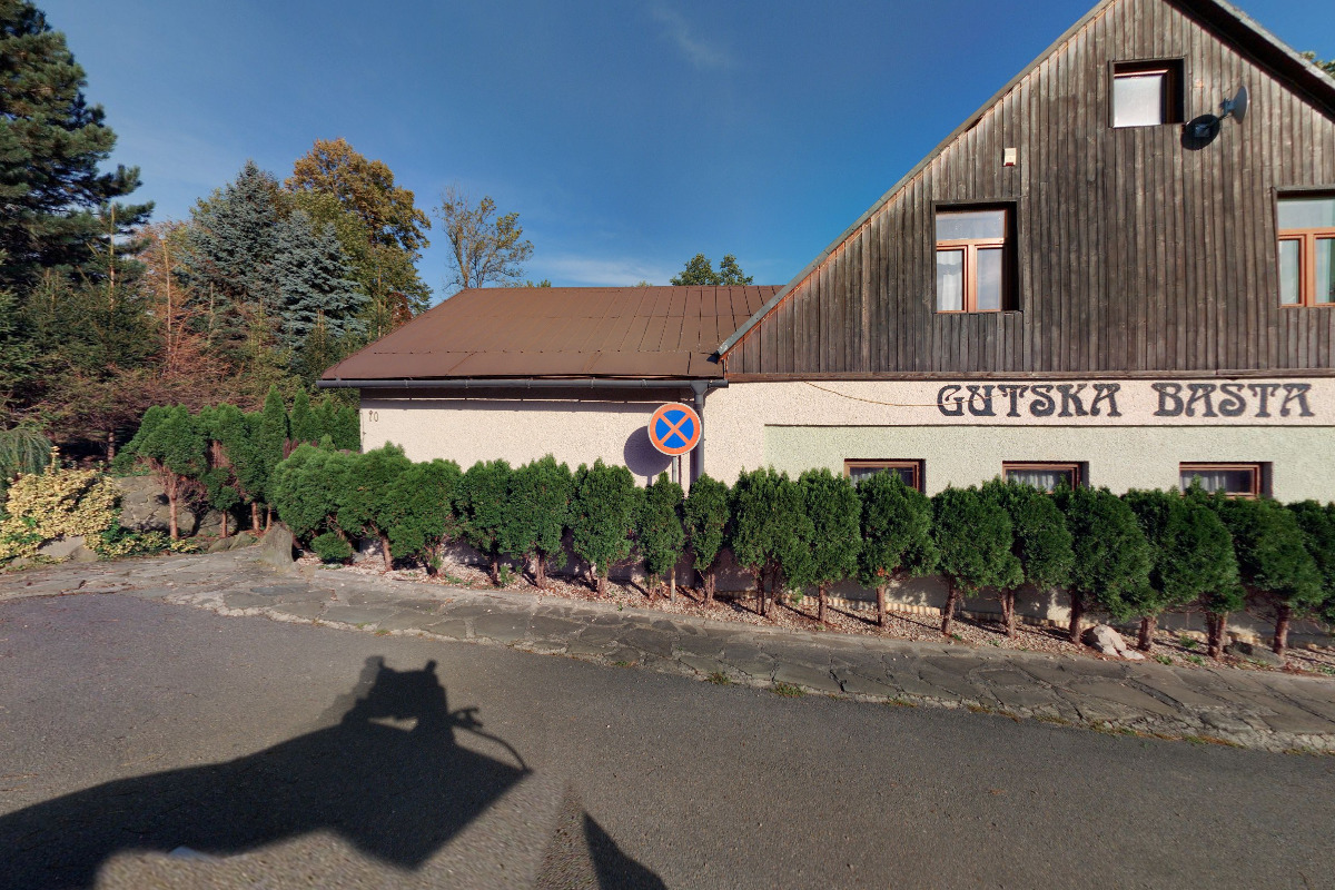 Restaurace a penzion Gutská Bašta