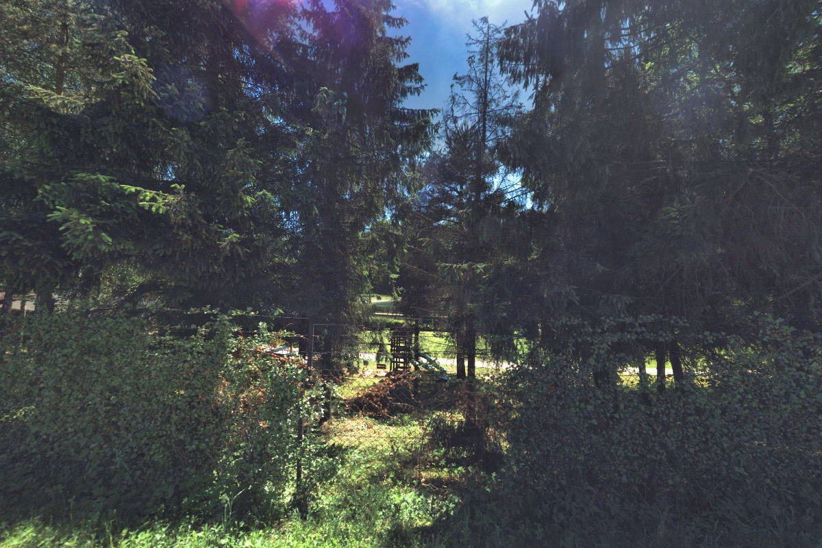 Areál přírodního koupaliště Na Hrázi