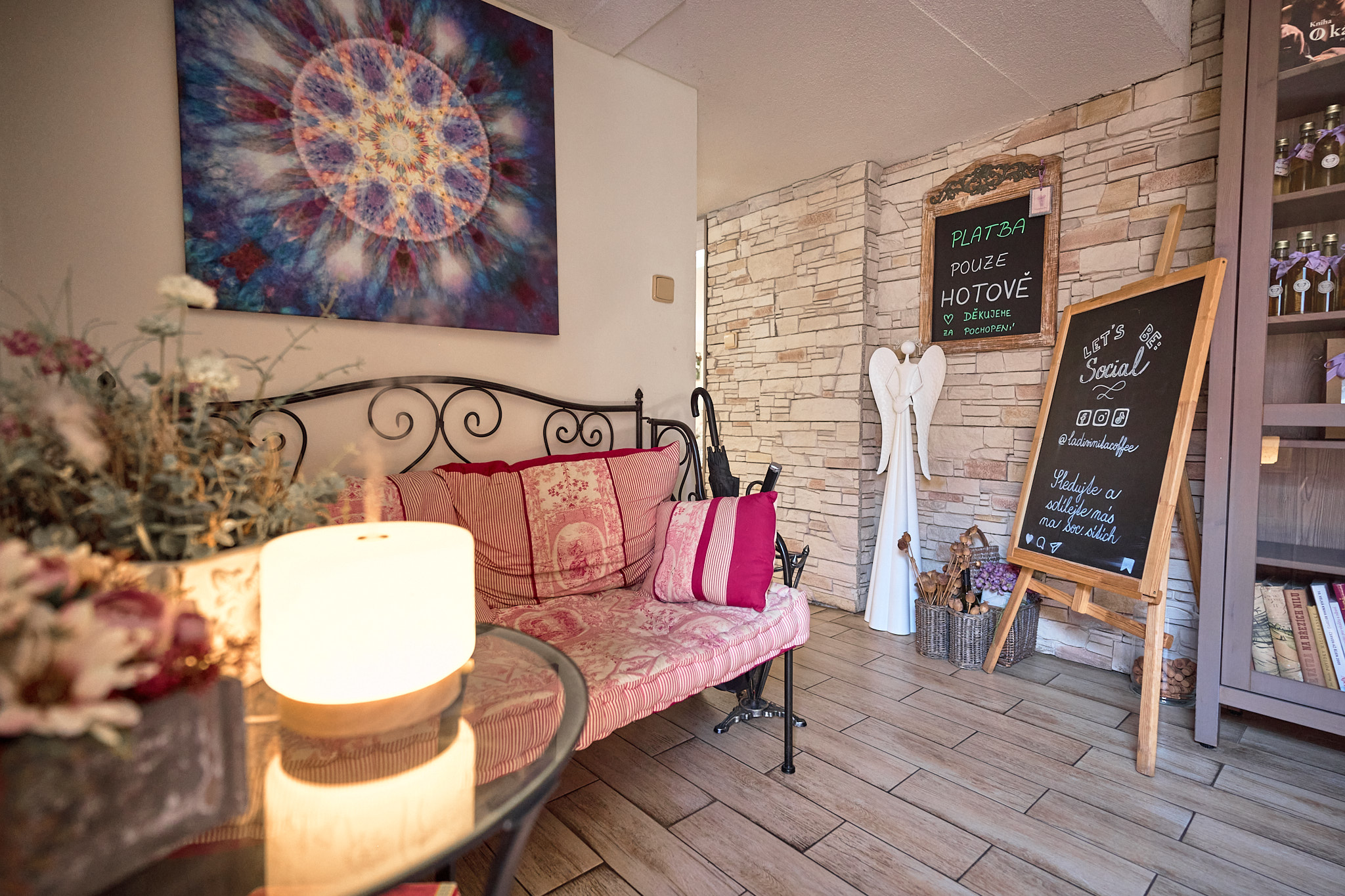 La Divinita Coffee & Bistro foto 2