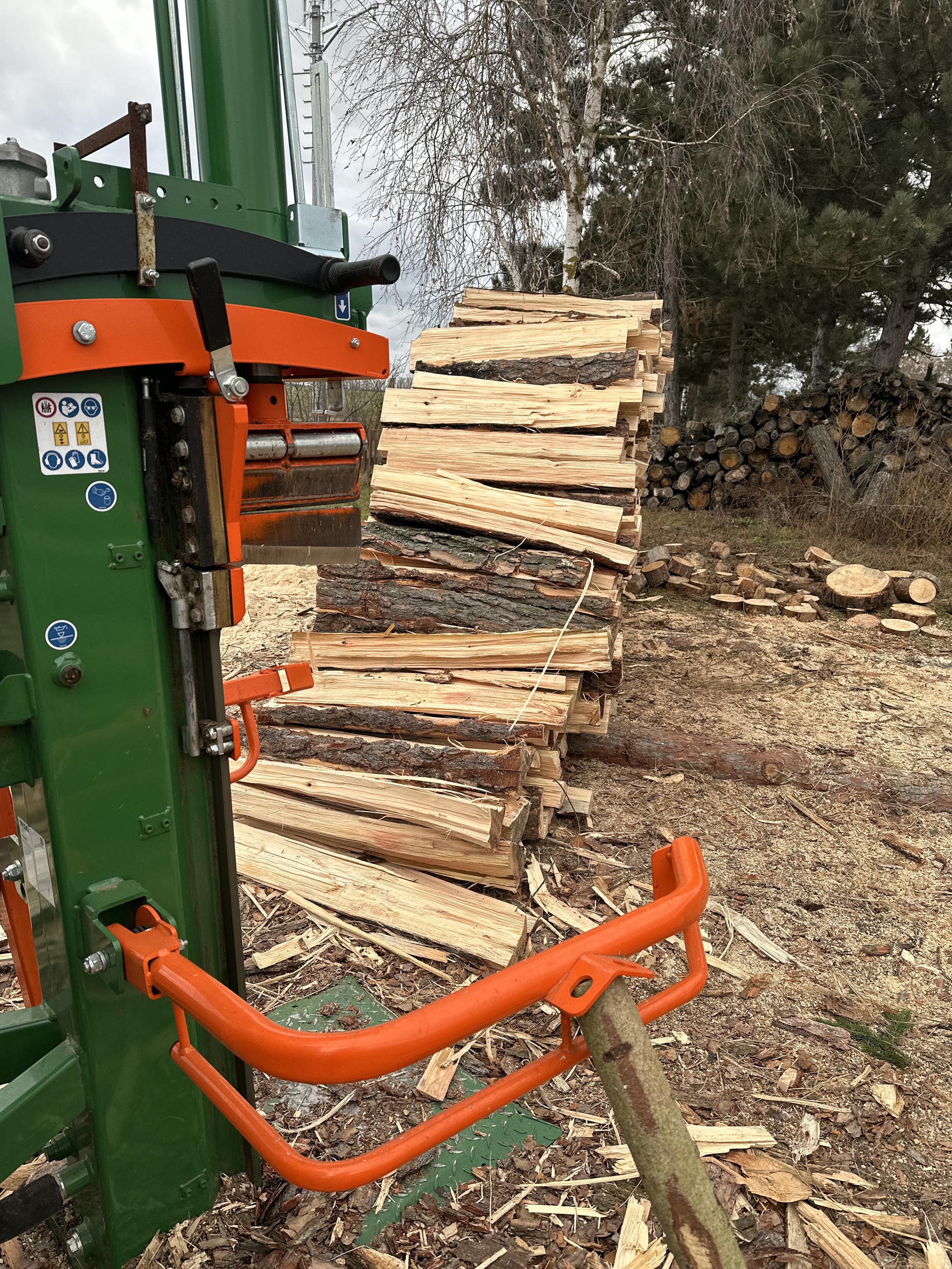 Palivové dřevo Milíčovice foto 6