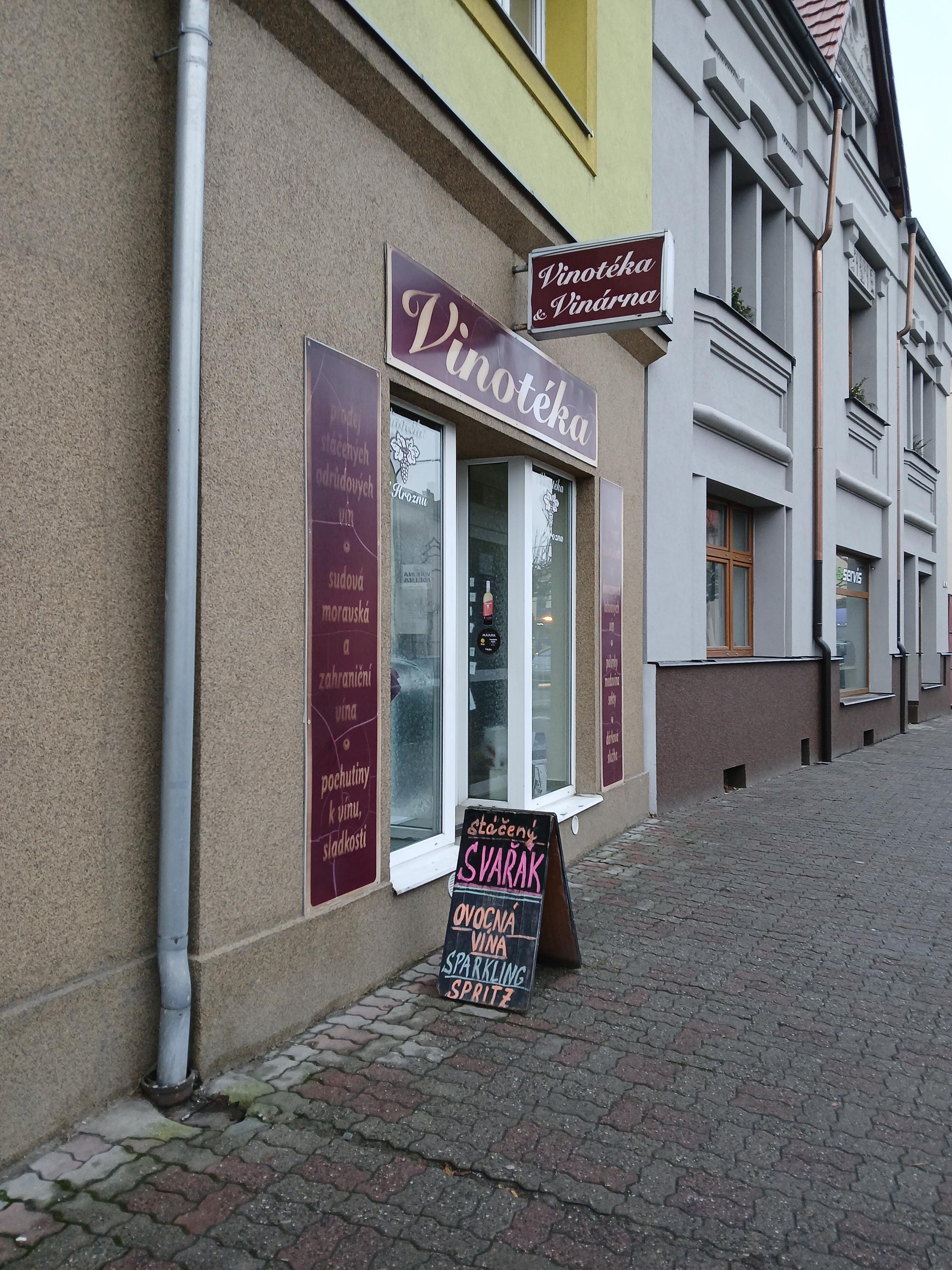 Vinotéka U Hroznu foto 2