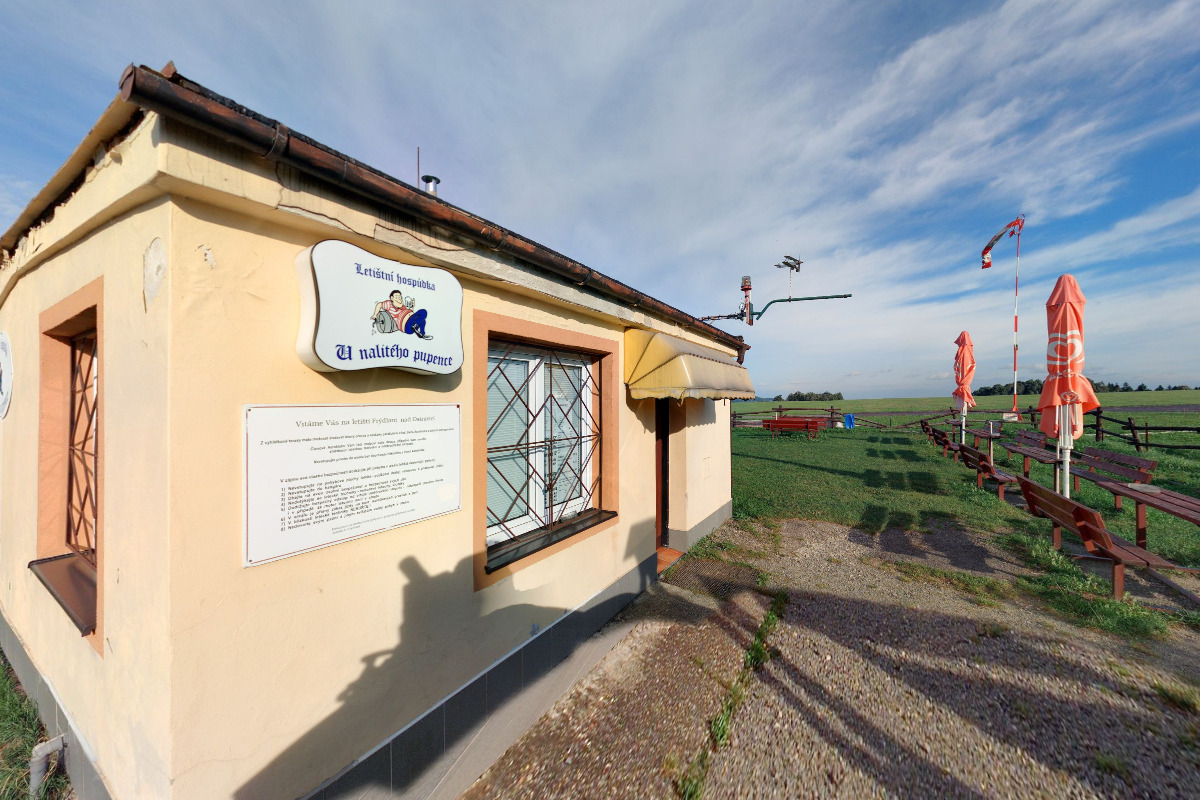Letištní hospůdka U nalitého Pupence