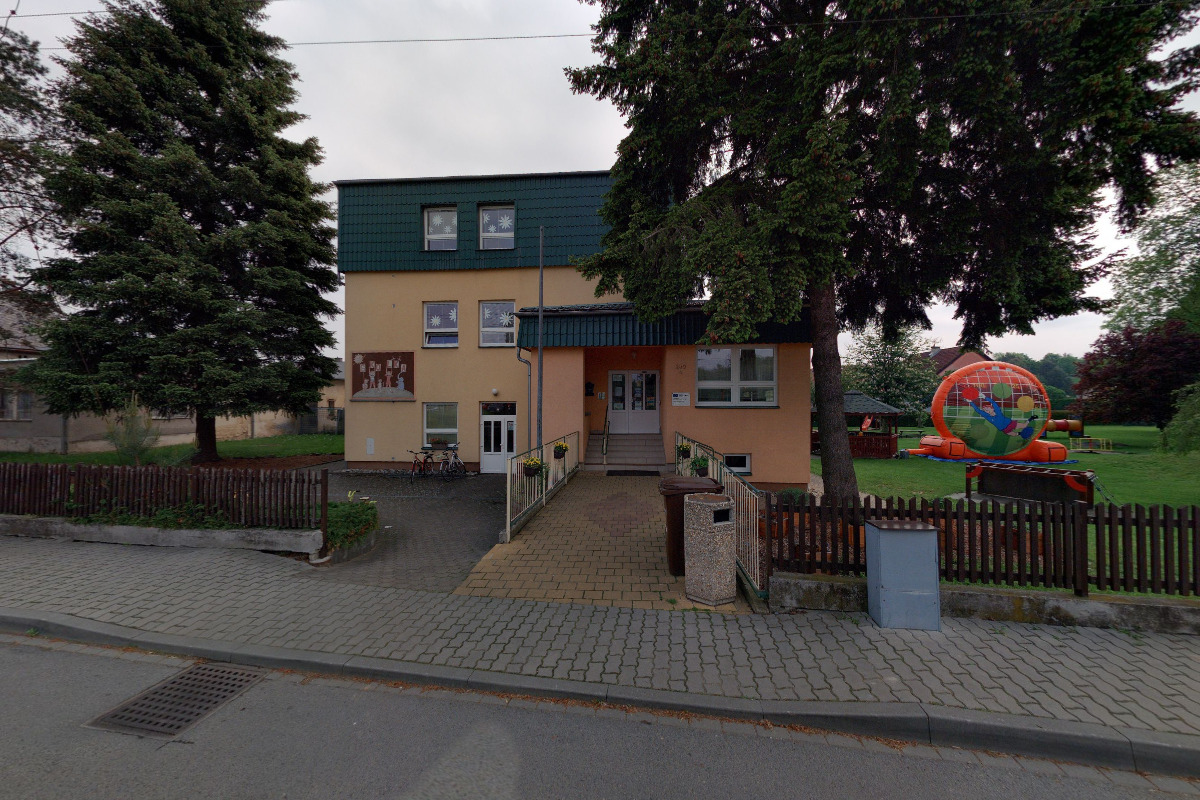 Základní škola a Mateřská škola Píšť foto 1