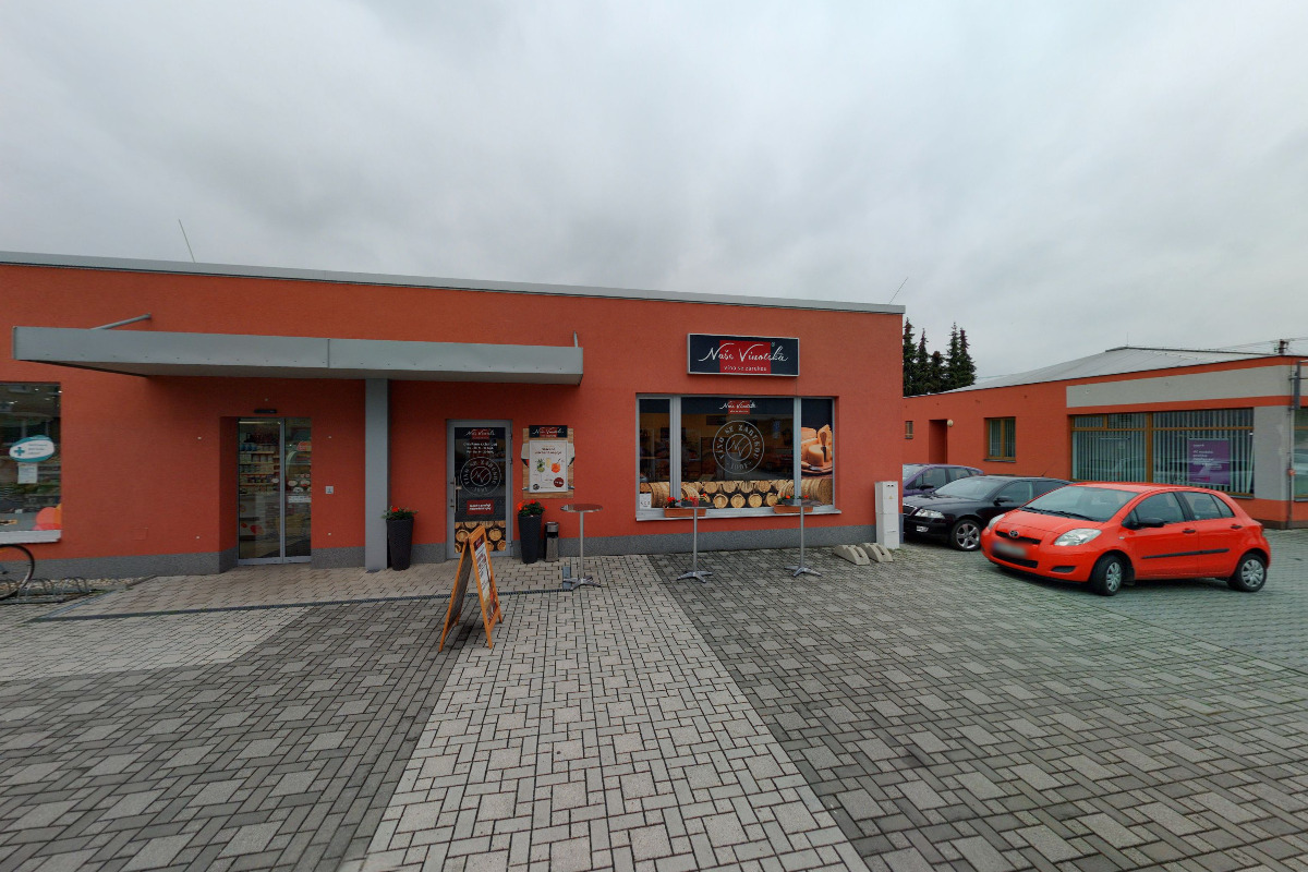 Naše Vinotéka - víno se zárukou foto 2