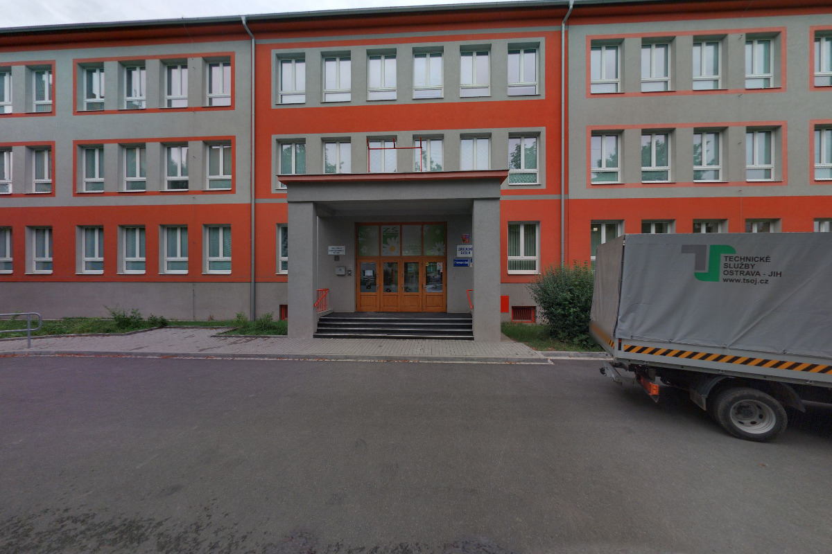 Školní knihovna Hrabůvka foto 2