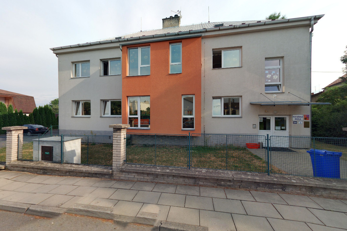 MŠ Šternberk, U dráhy foto 3