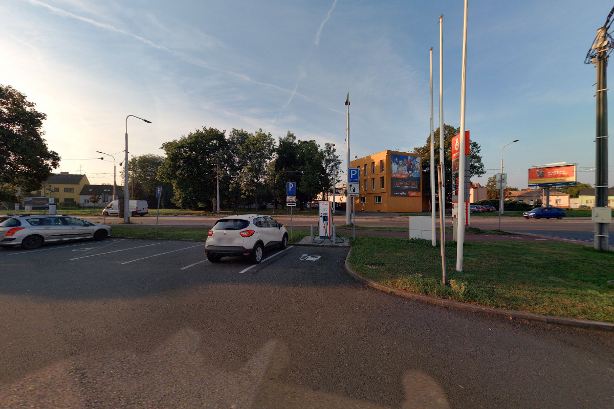 Dobíjecí stanice E.ON Drive