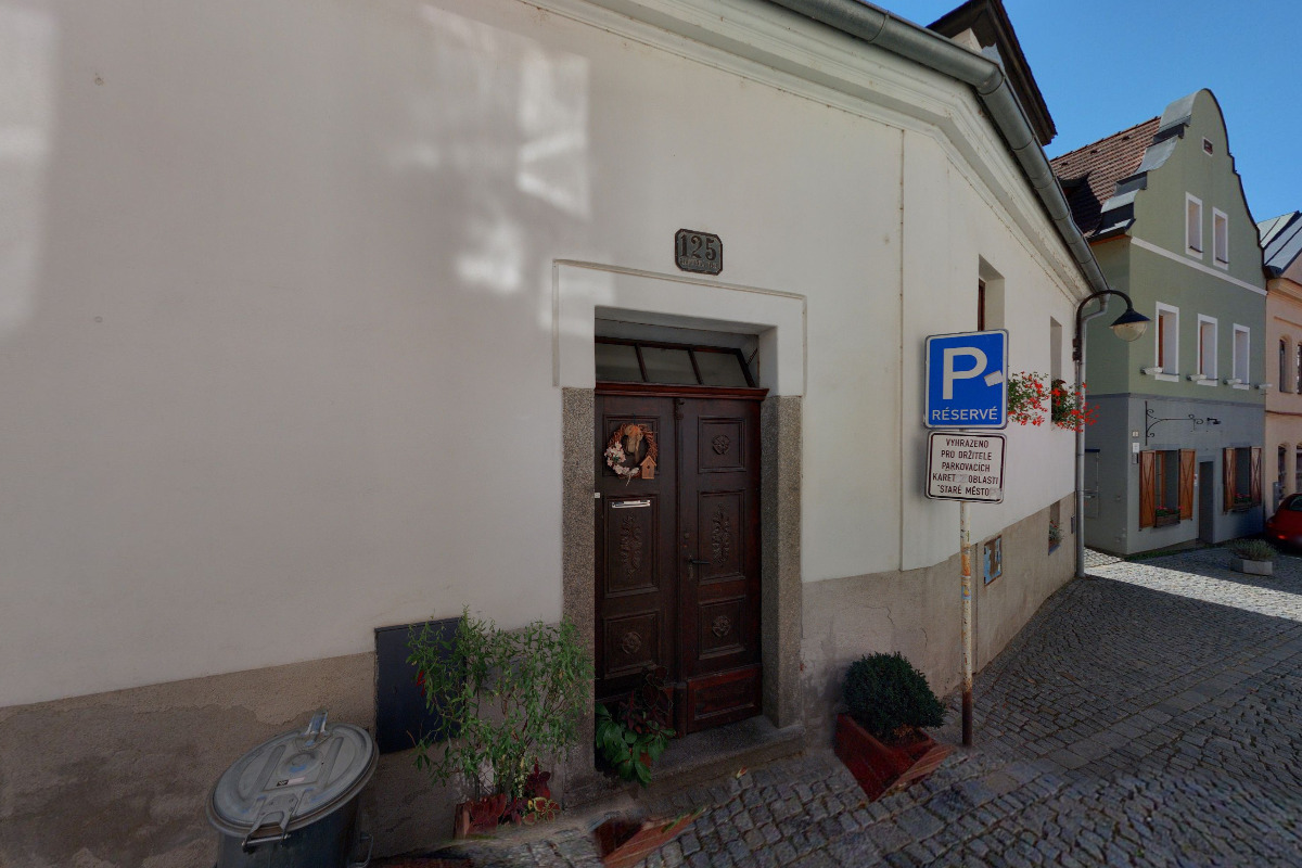 Včelí obchod U Kotnova