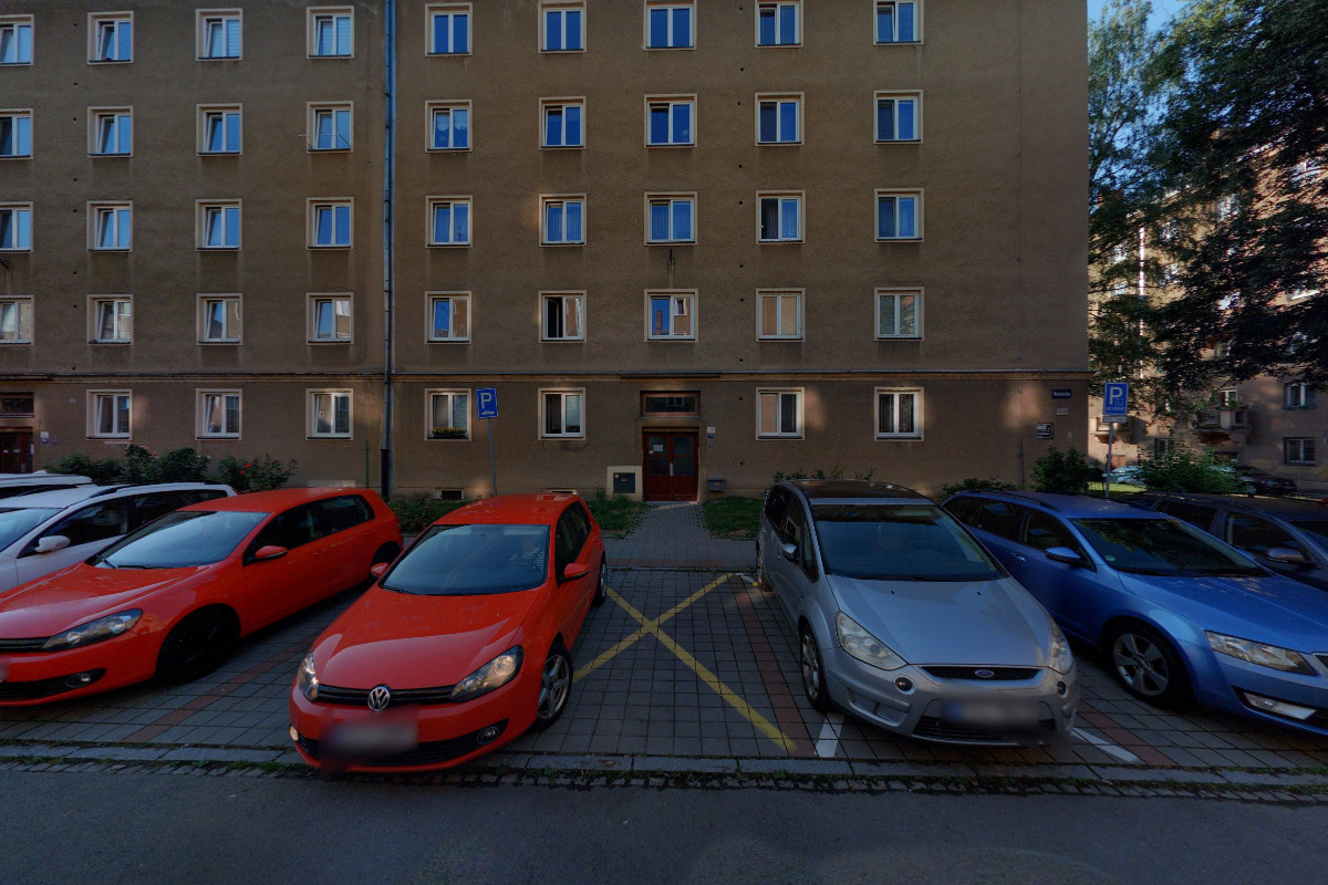 Antikvariát v suterénu foto 3