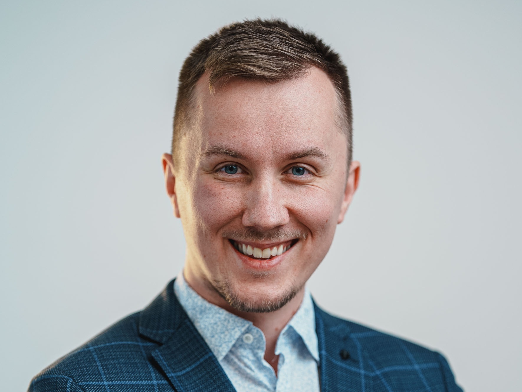 Adam Ostatek - Finance foto 2