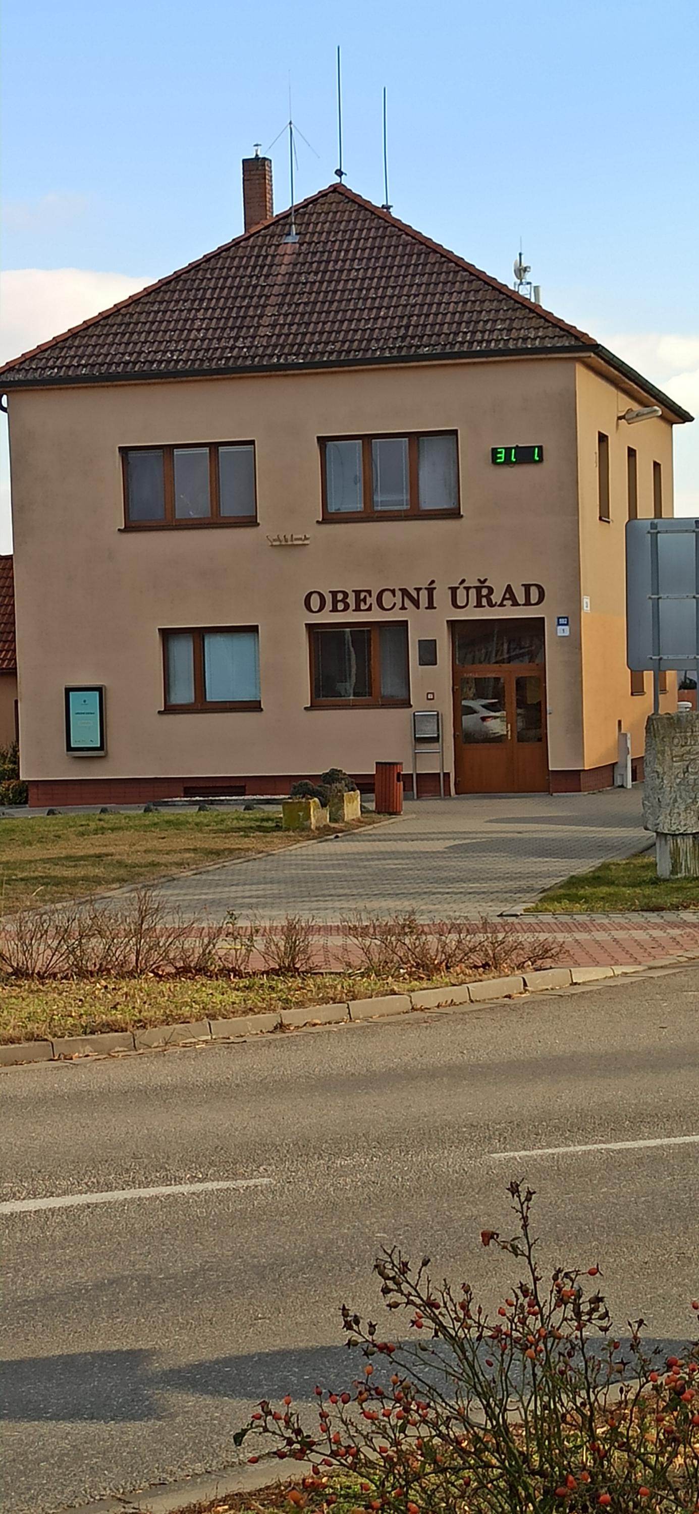 Lužice - obecní úřad foto 3