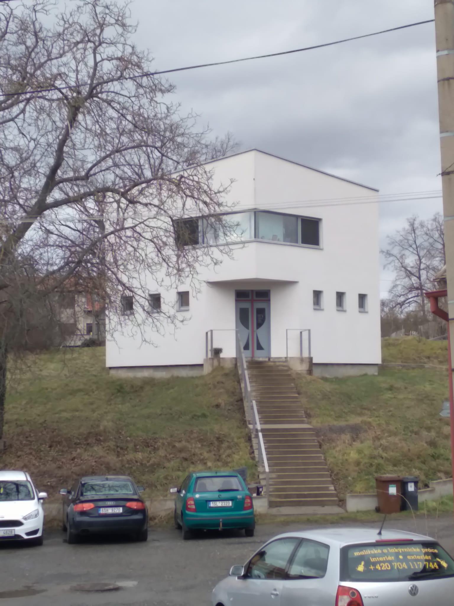 Pavéza - kostel Církve čs. husitské foto 2